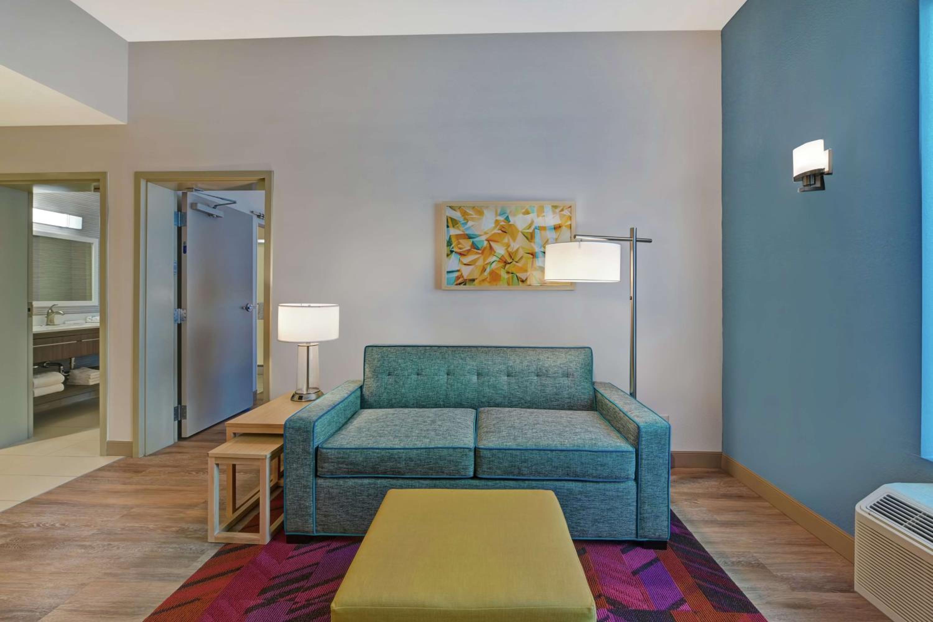 King Suite - Hearing Access/Non-Smoking - Photo 4