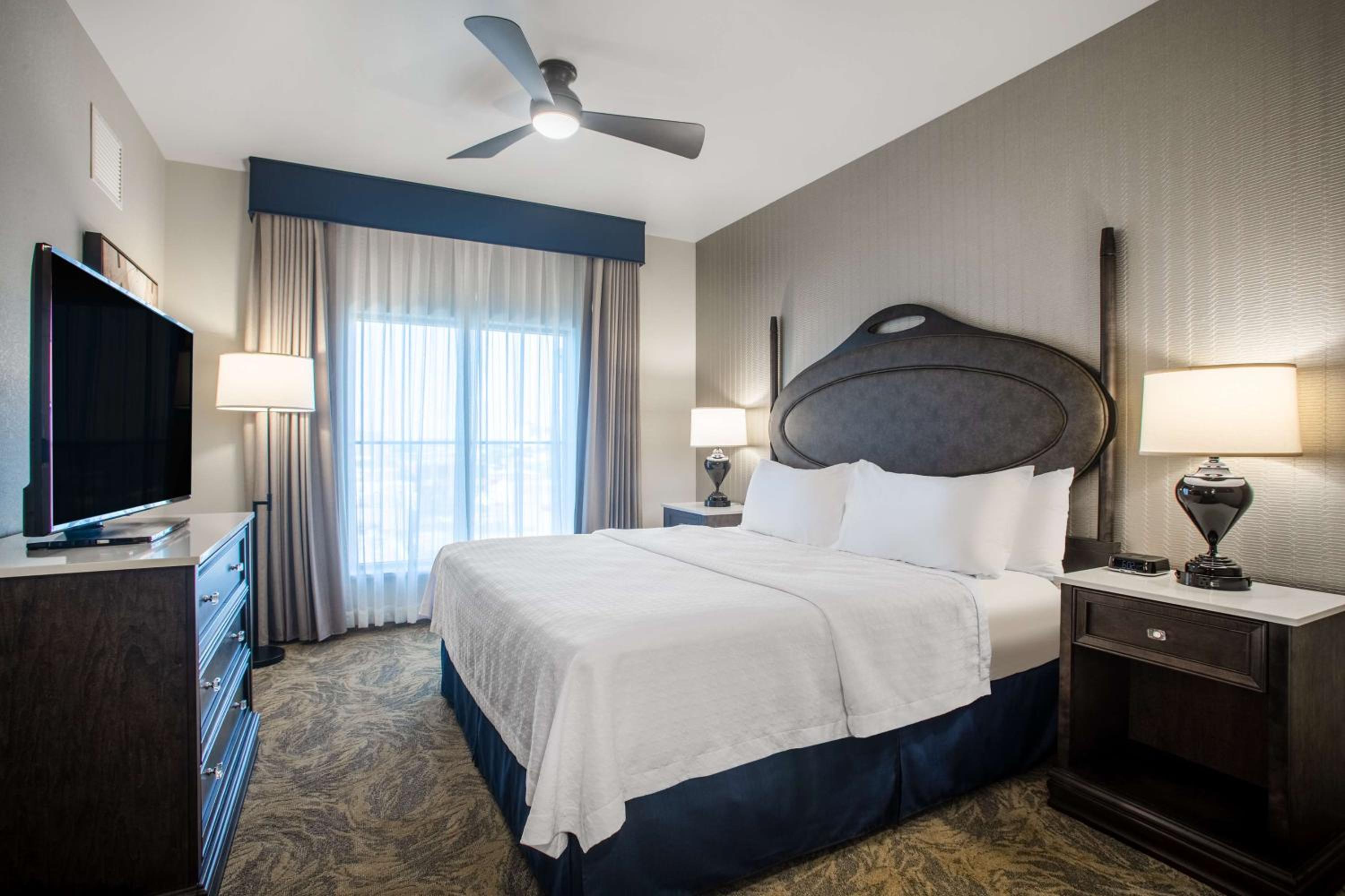One-Bedroom King Suite - Non-Smoking - Photo 3