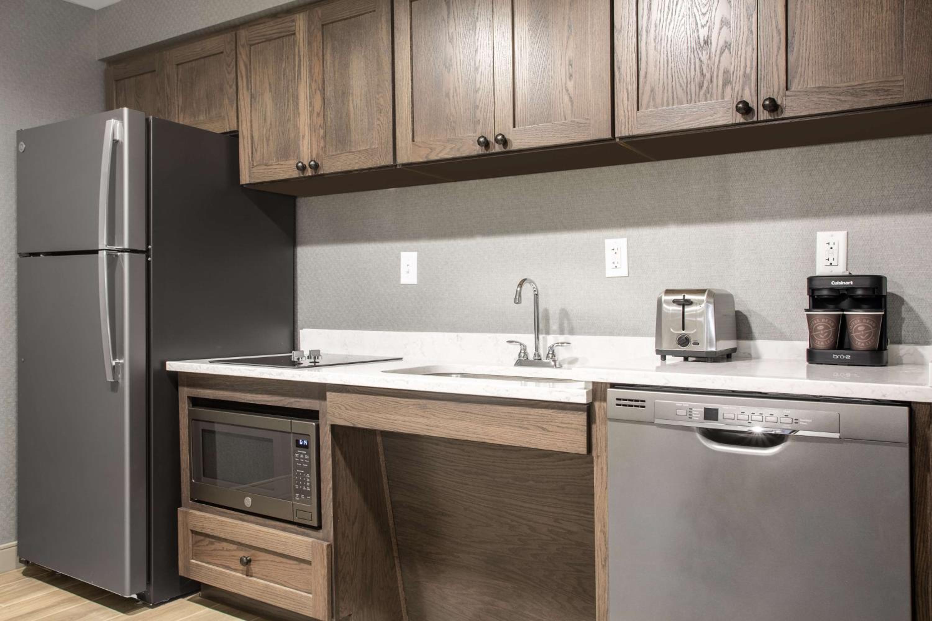 King Studio Suite - Non-Smoking - Photo 3