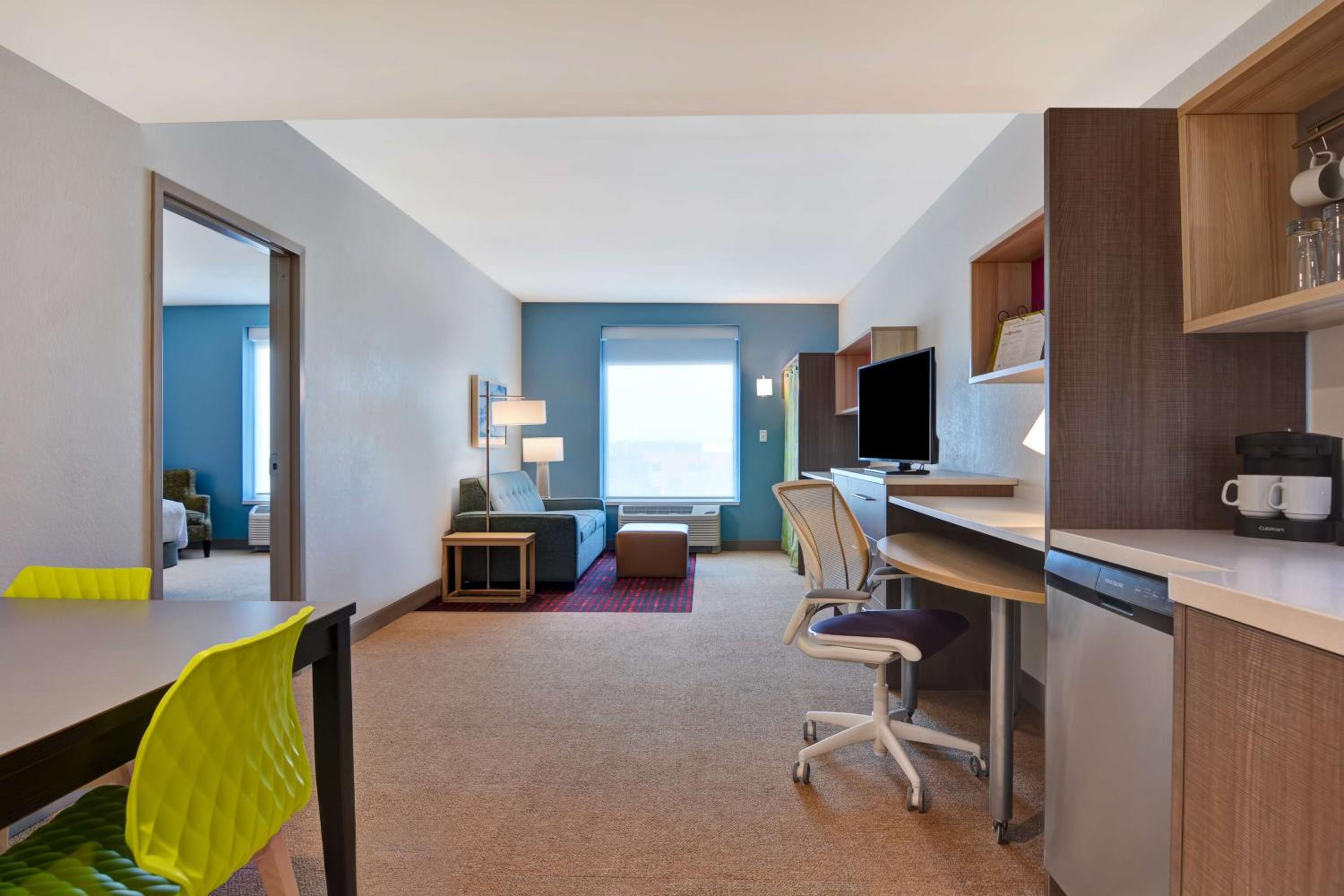 One-Bedroom King Suite - Non-Smoking