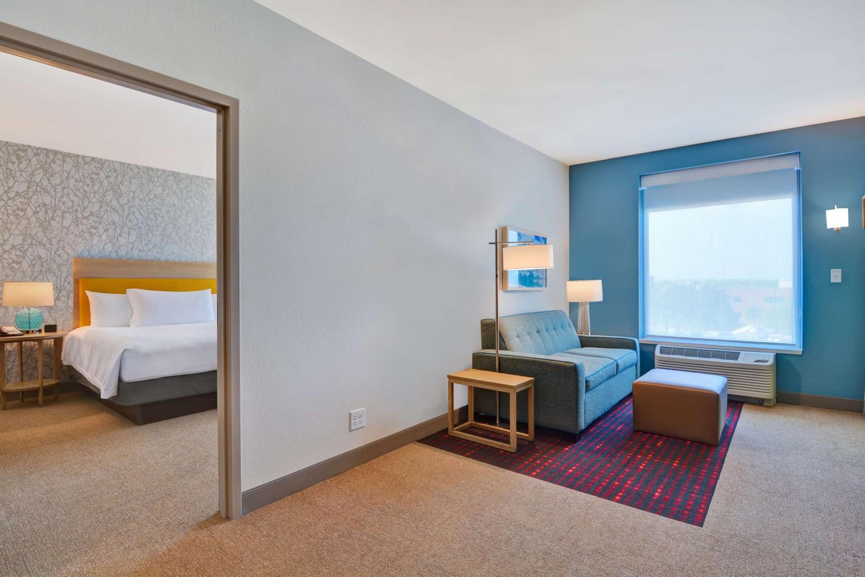 One-Bedroom King Suite - Non-Smoking photo 3