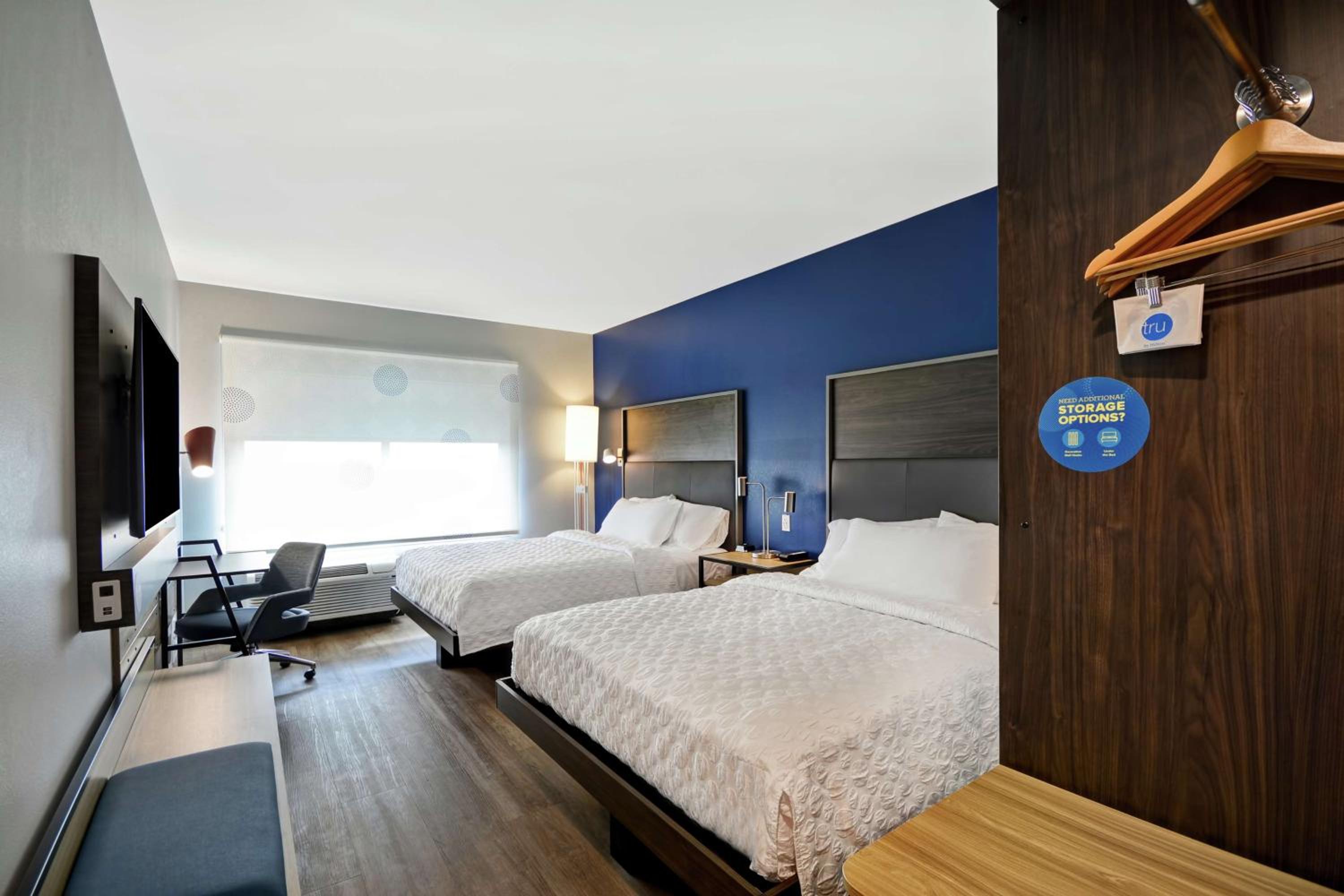 Queen Room with Two Queen Beds - Photo 1