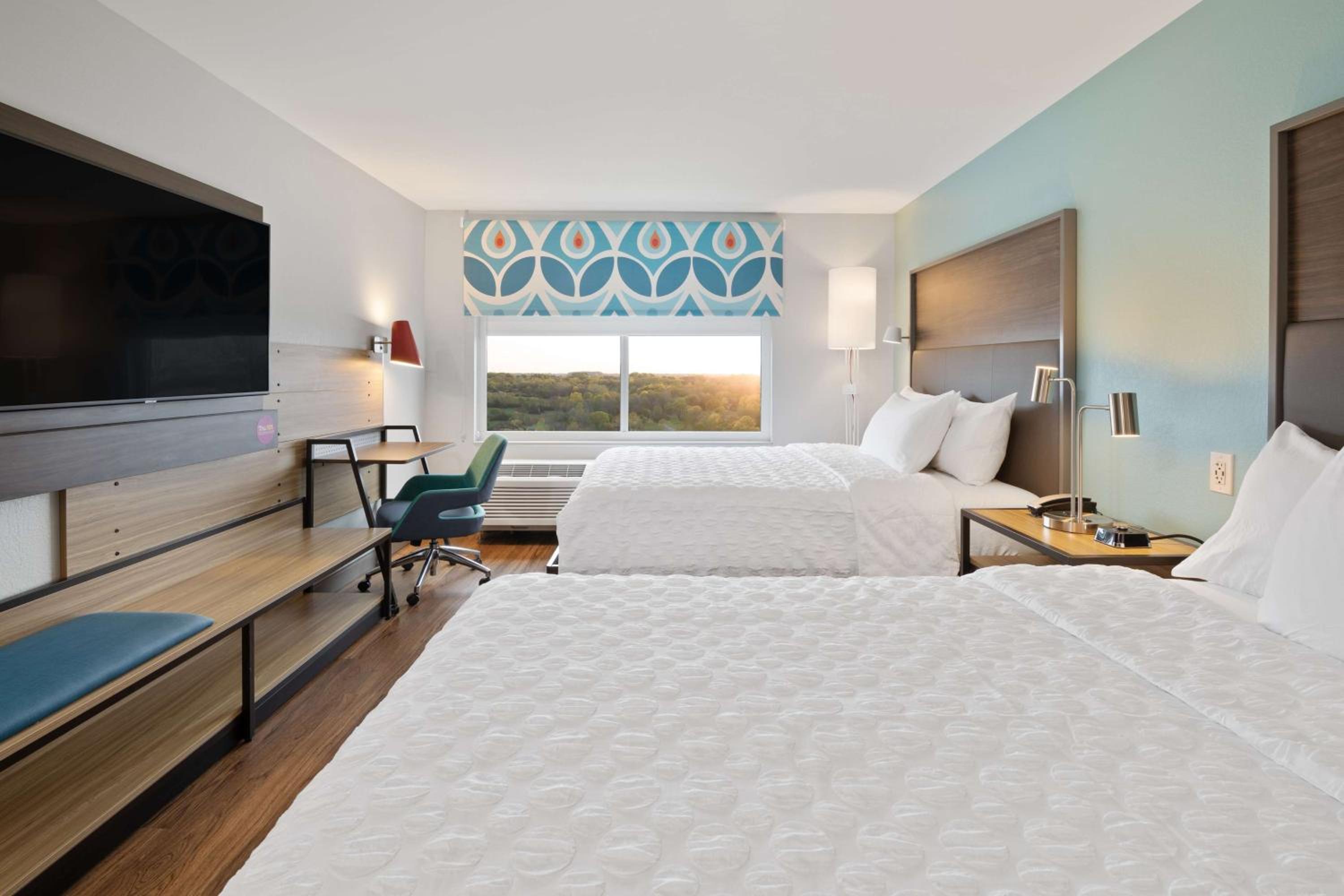 Queen Room with Two Queen Beds - Photo 1