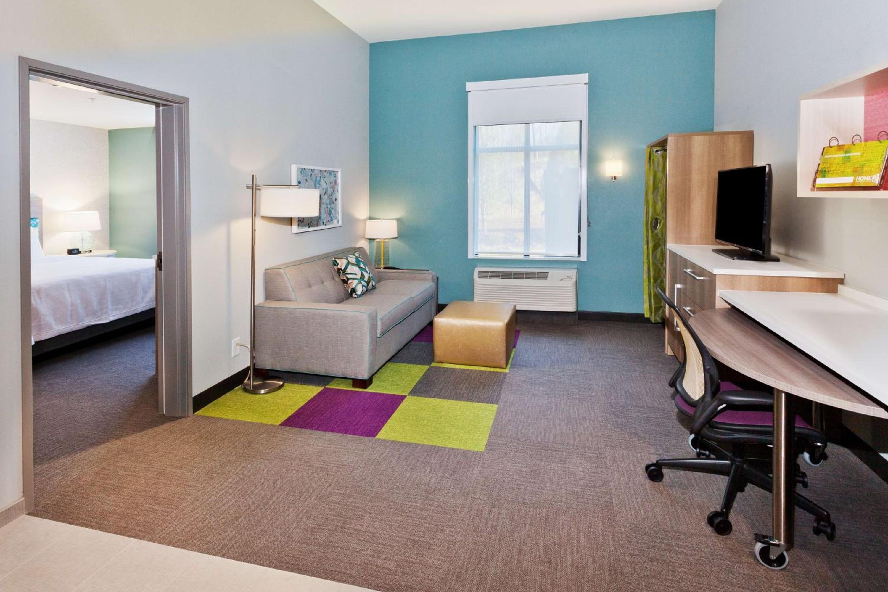 One-Bedroom King Suite - Non-Smoking - Photo 2