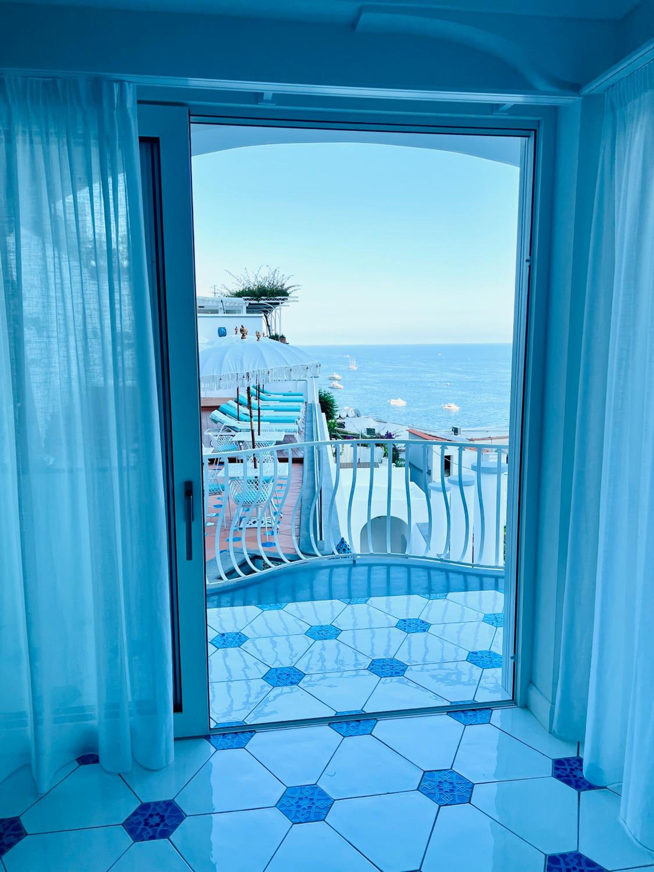Superior Suite with Sea View photo 3