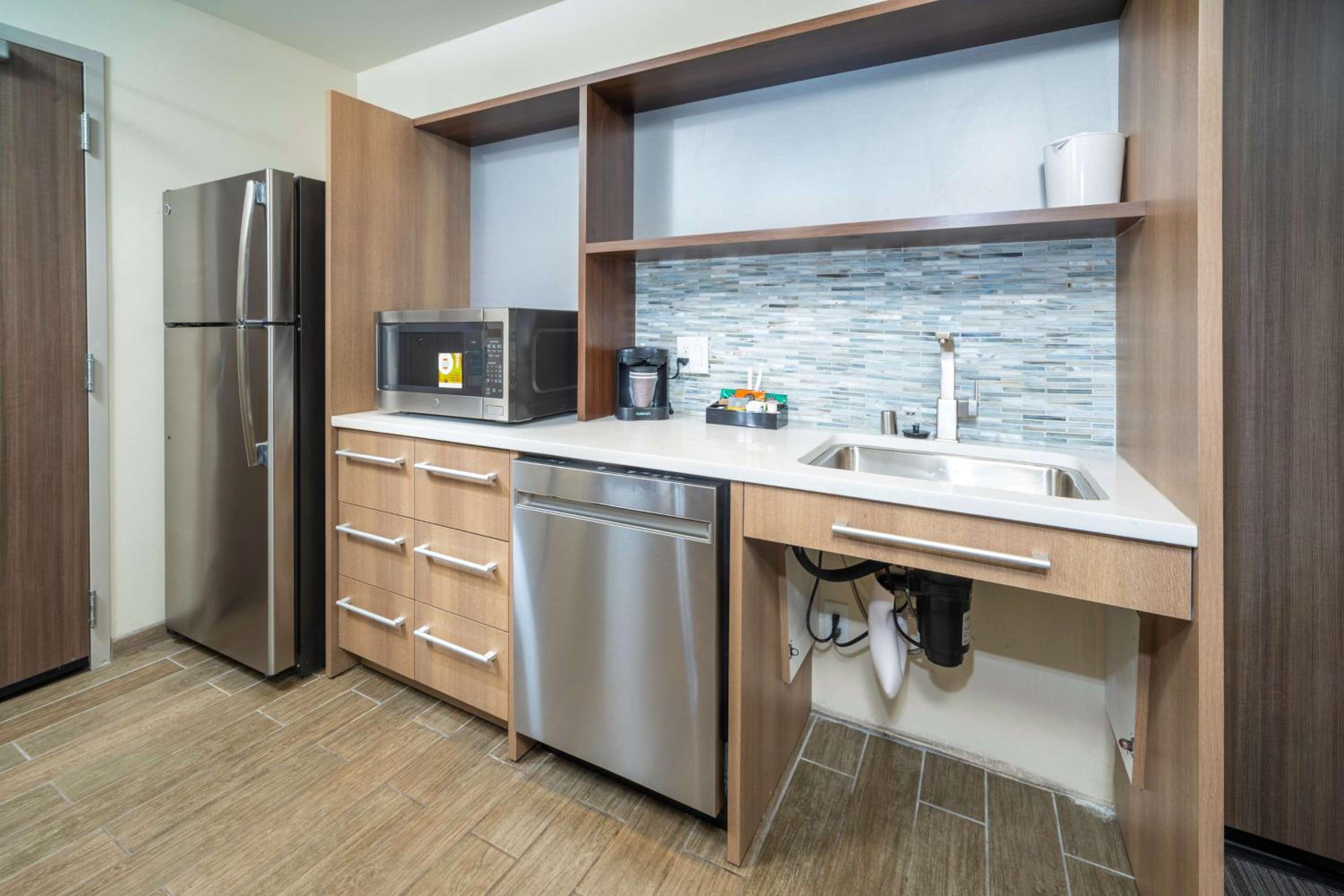 King Studio Suite - Mobility Access/Non-Smoking - Photo 4