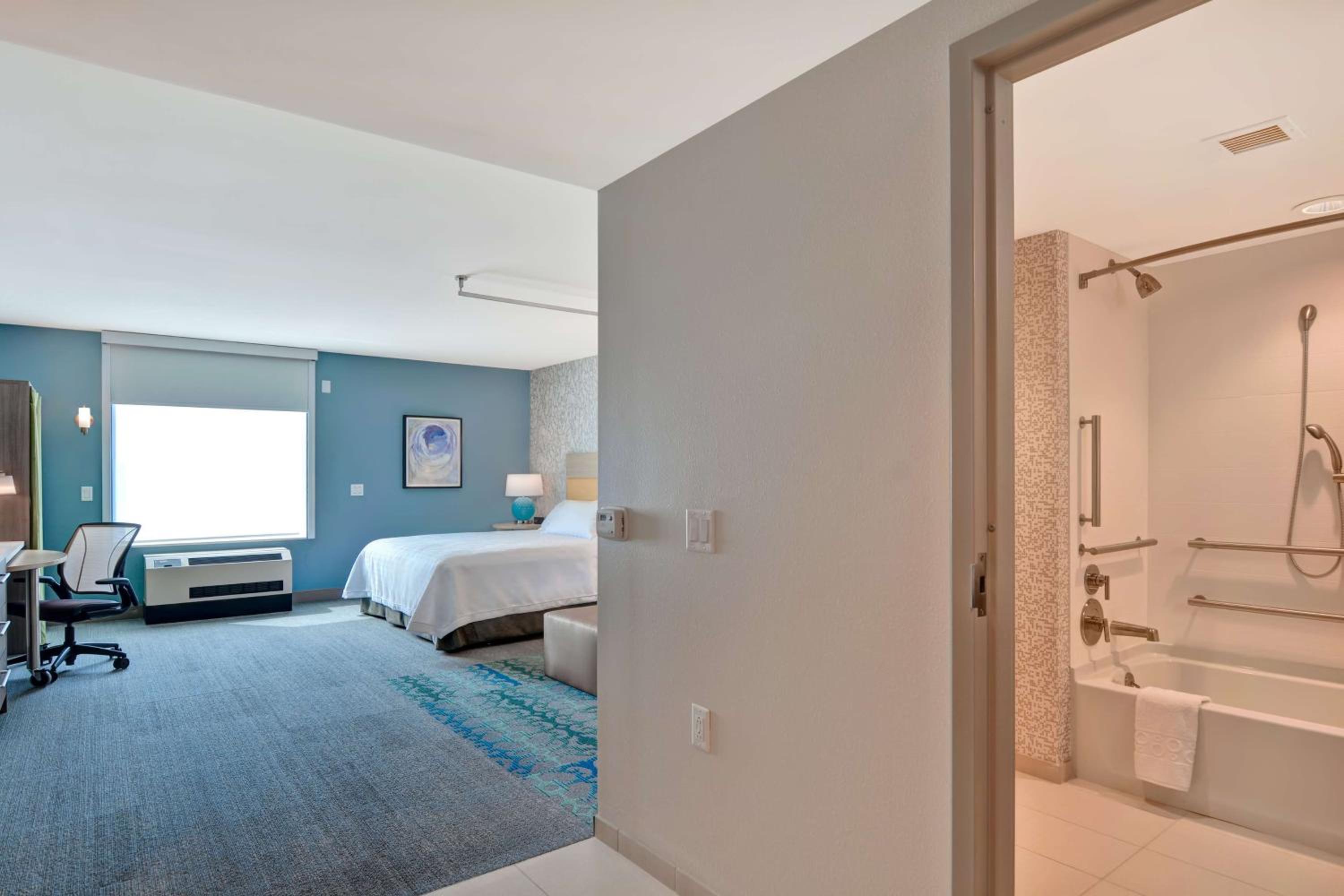 King Studio Suite - Mobility Access/Non-Smoking