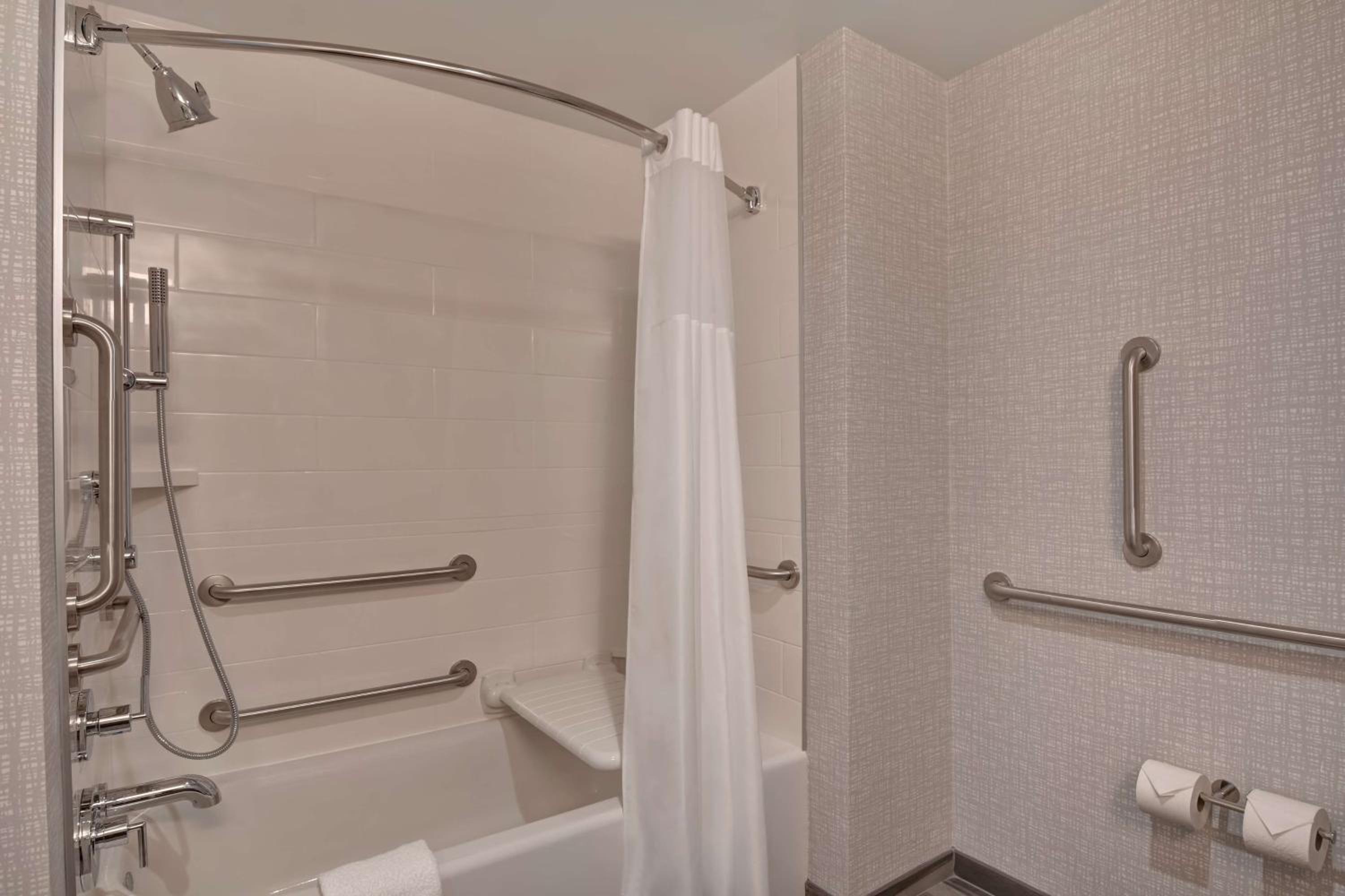 King Room - Mobility Access/Non-Smoking - Photo 10