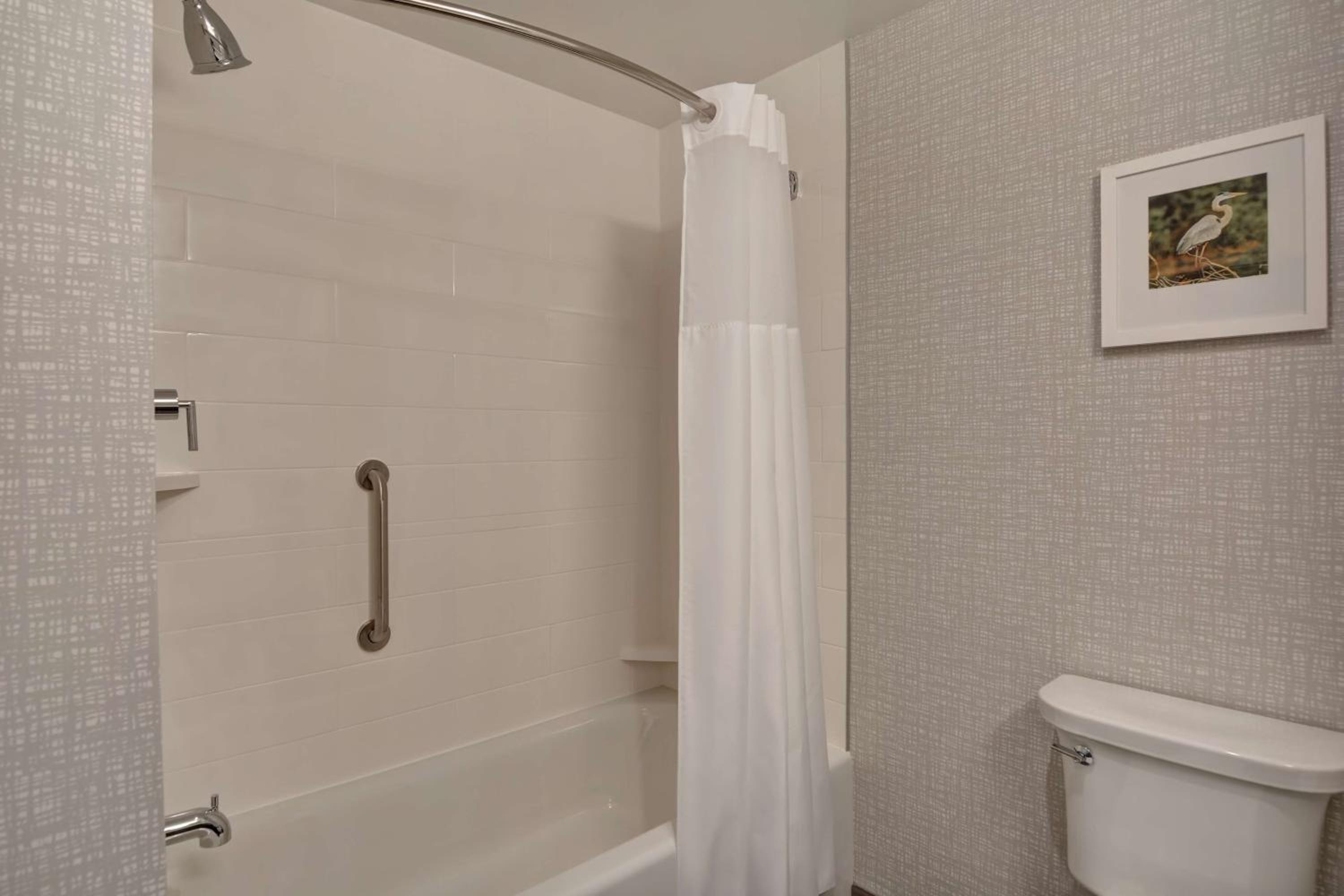 King Room - Mobility Access/Non-Smoking - Photo 8
