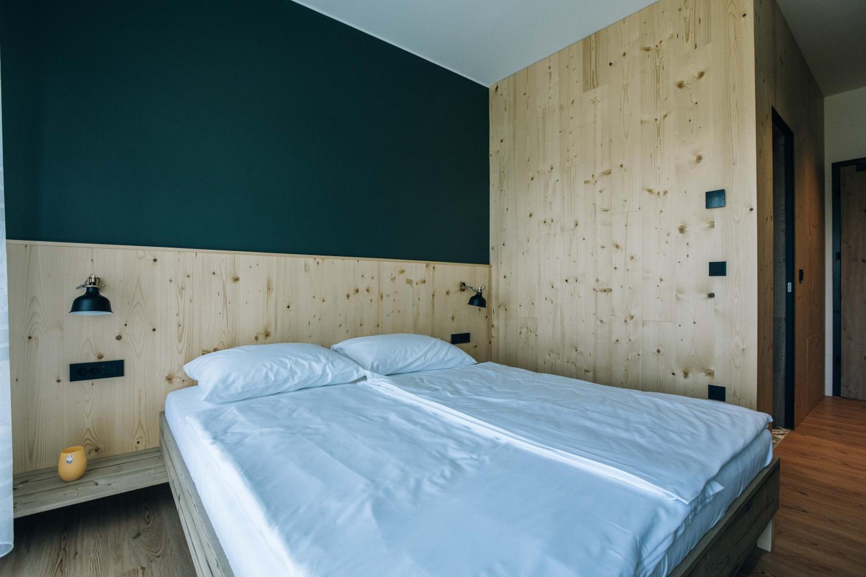 Three-Bedroom Apartment - Photo 22