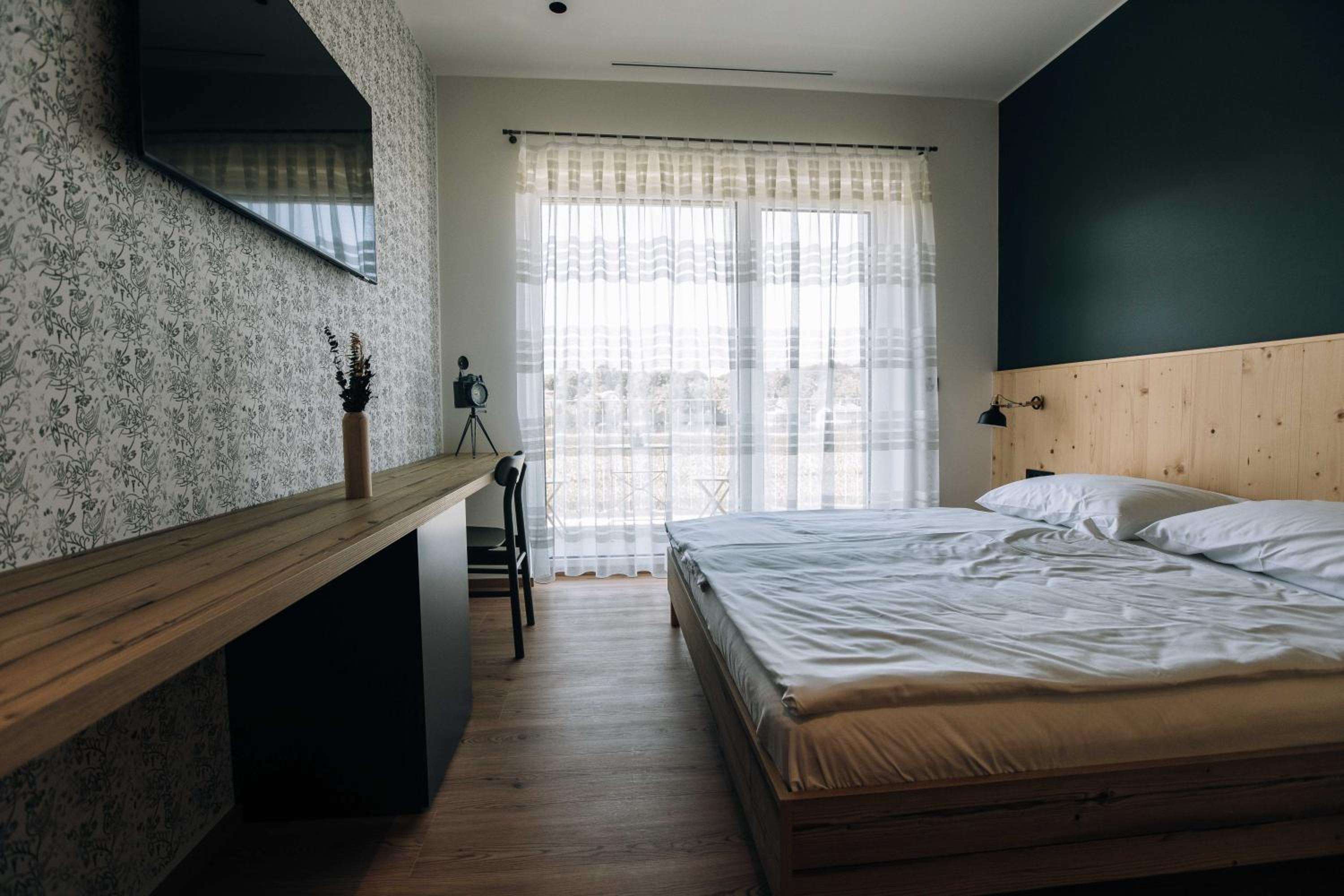 Deluxe Double Room with Balcony photo 1