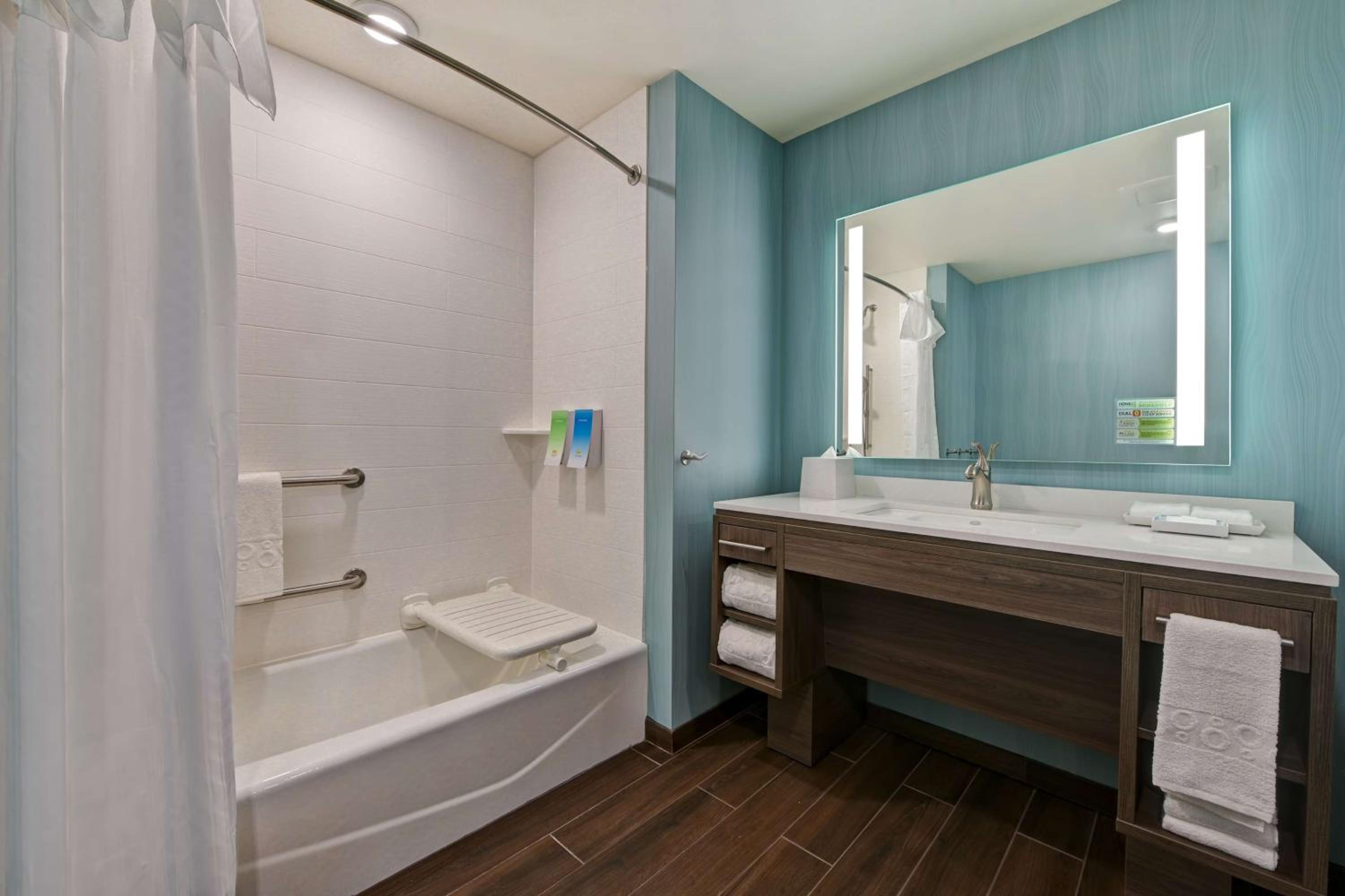 King Studio - Mobility and Hearing Access/Non-Smoking - Photo 2
