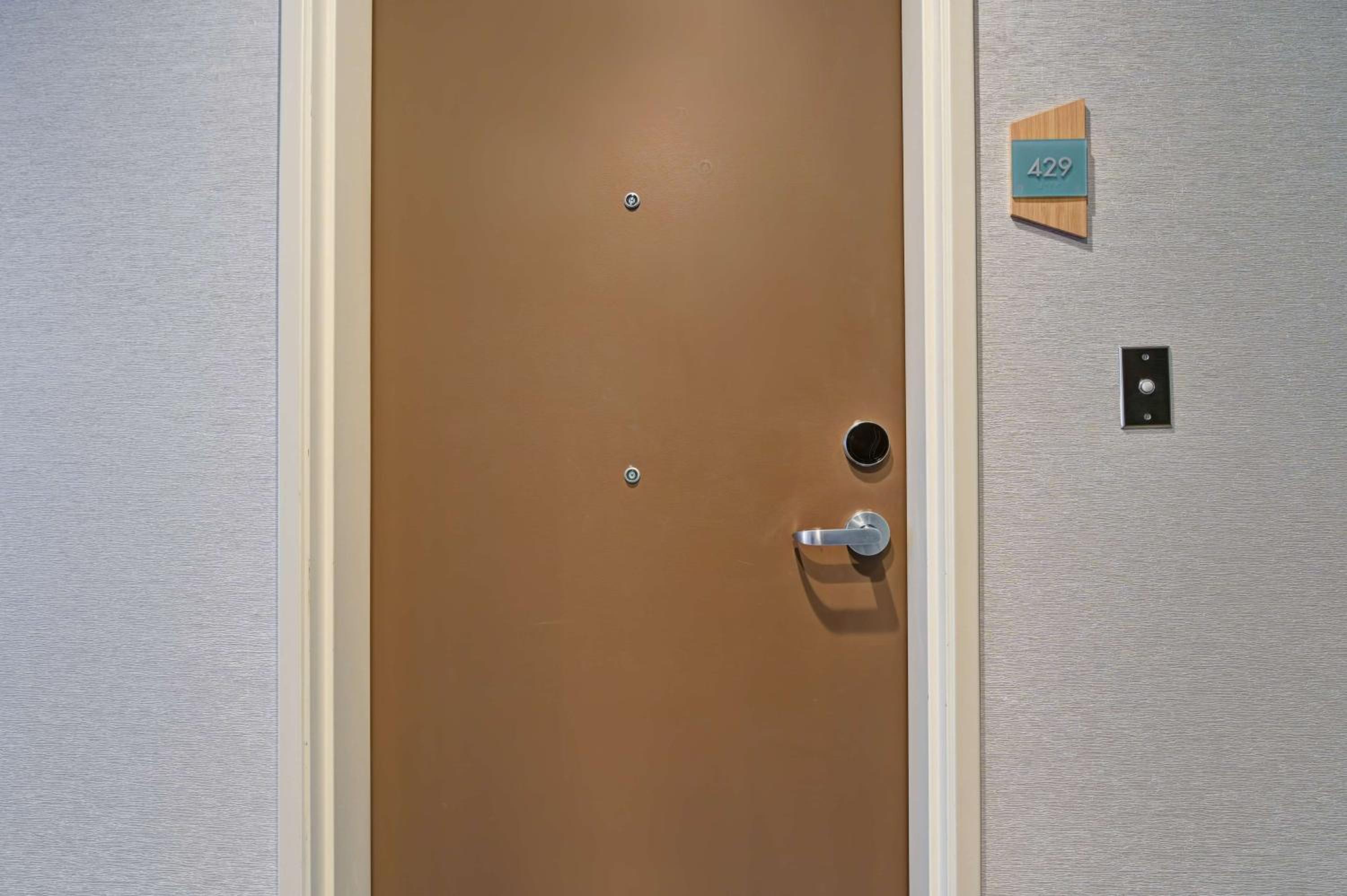 King Studio - Mobility and Hearing Access/Non-Smoking - Photo 3