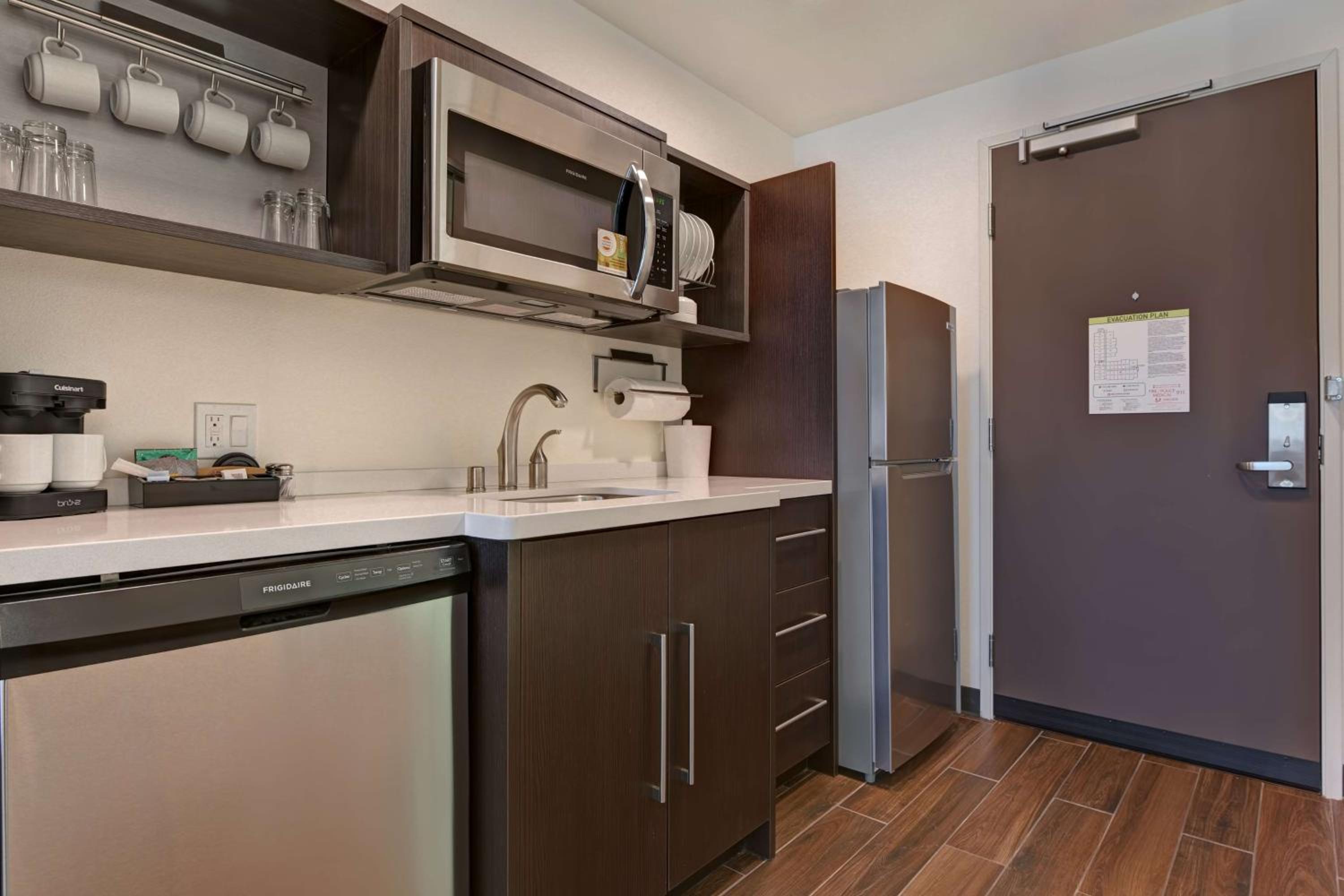 King Studio Suite - Hearing Access/Non-Smoking - Photo 4