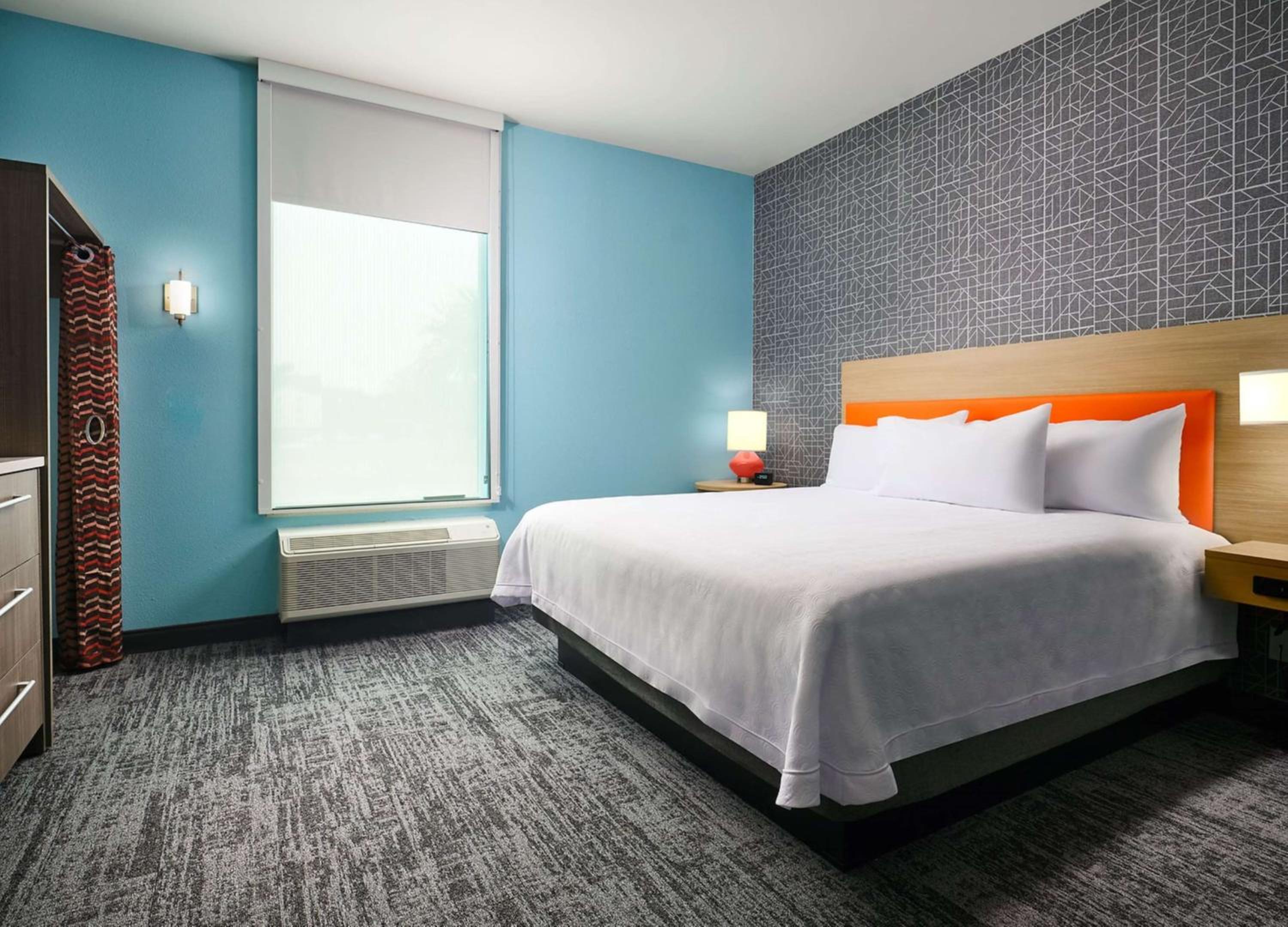 One-Bedroom King Suite - Non-Smoking