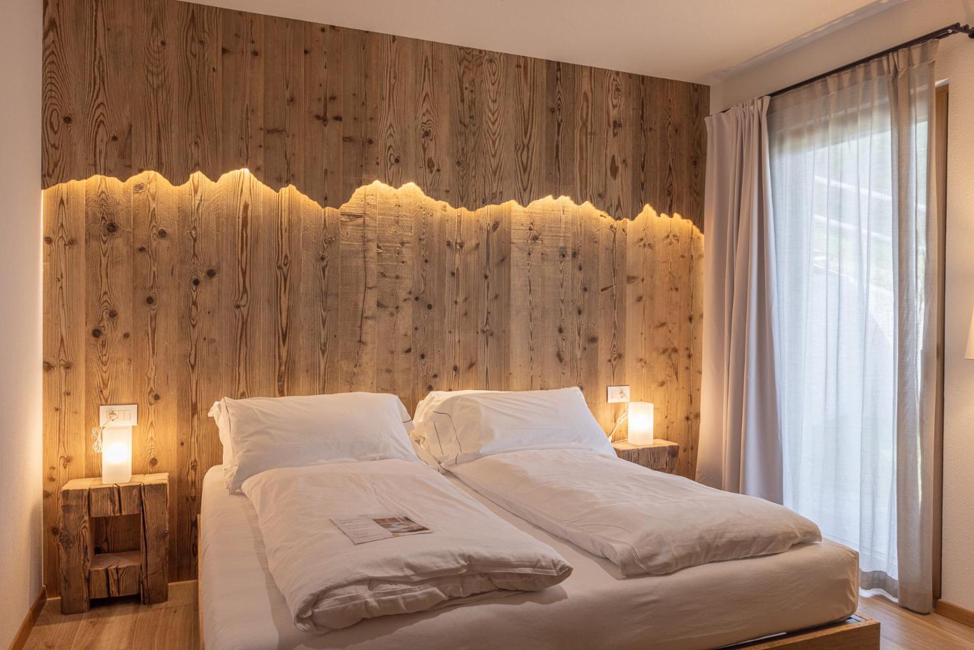 Deluxe Suite with Spa Bath - Photo 8