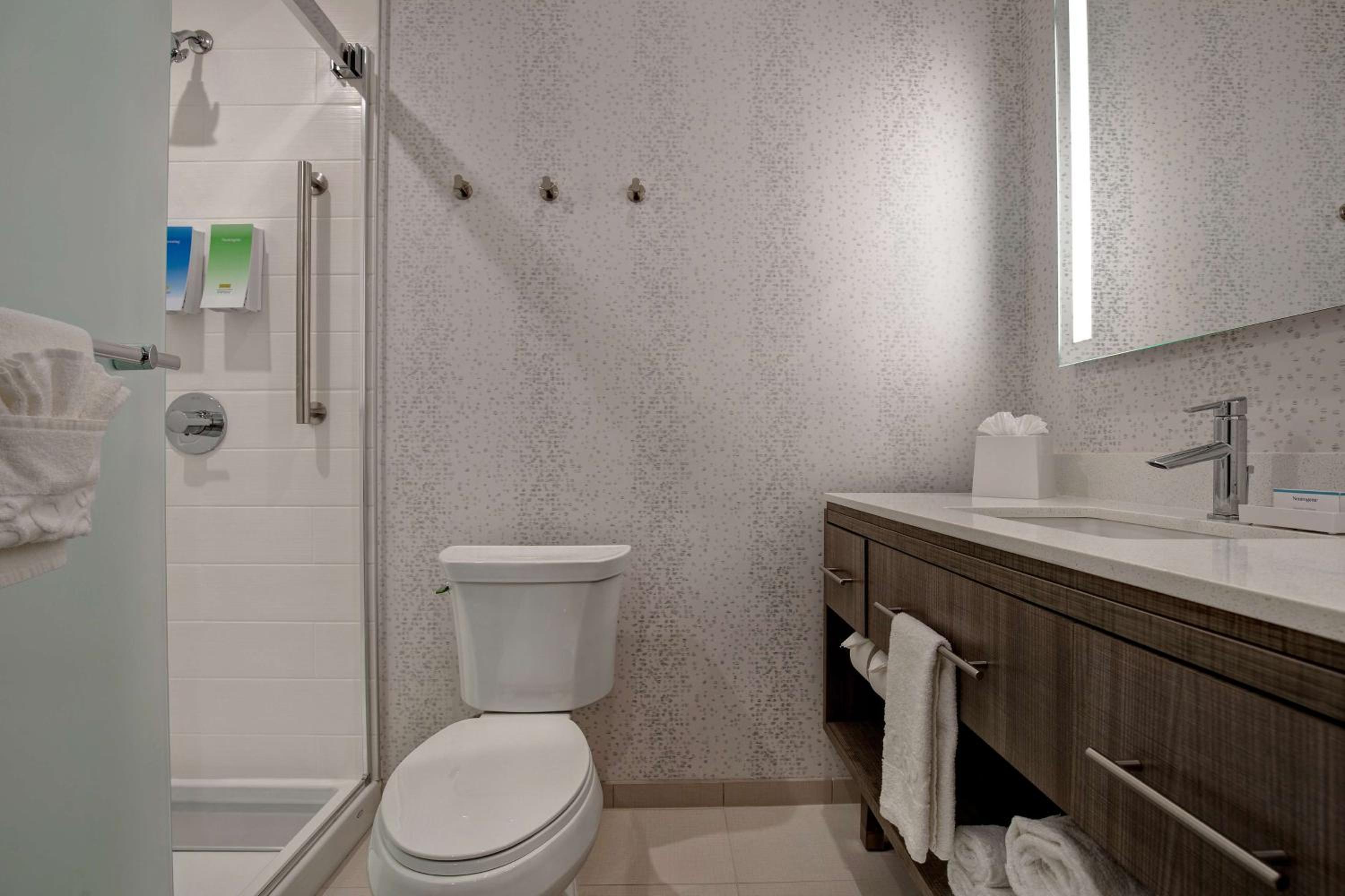 King Studio Suite - Non-Smoking - Photo 3