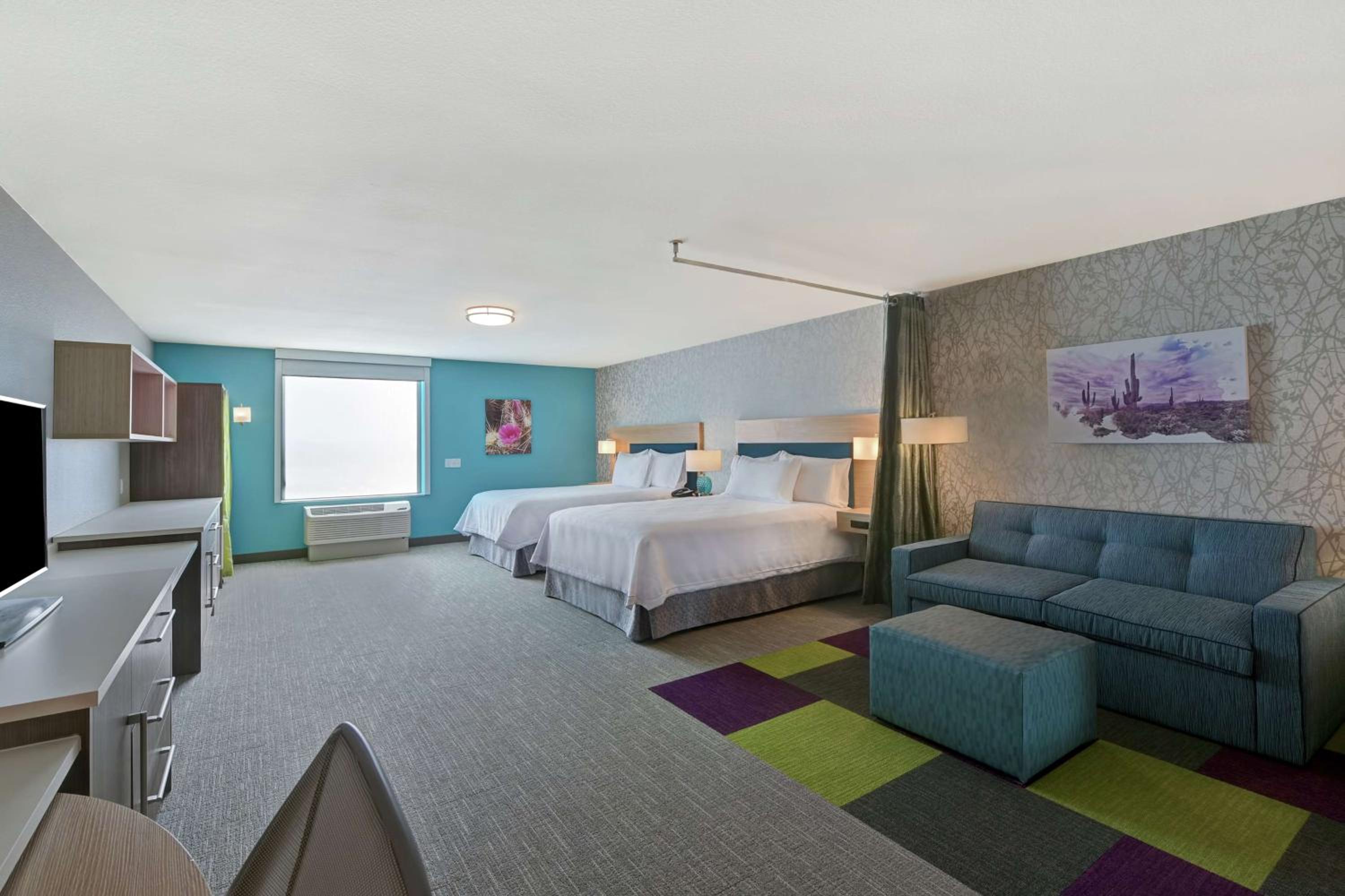 Queen Studio with Two Queen Beds - Non-Smoking - Photo 2