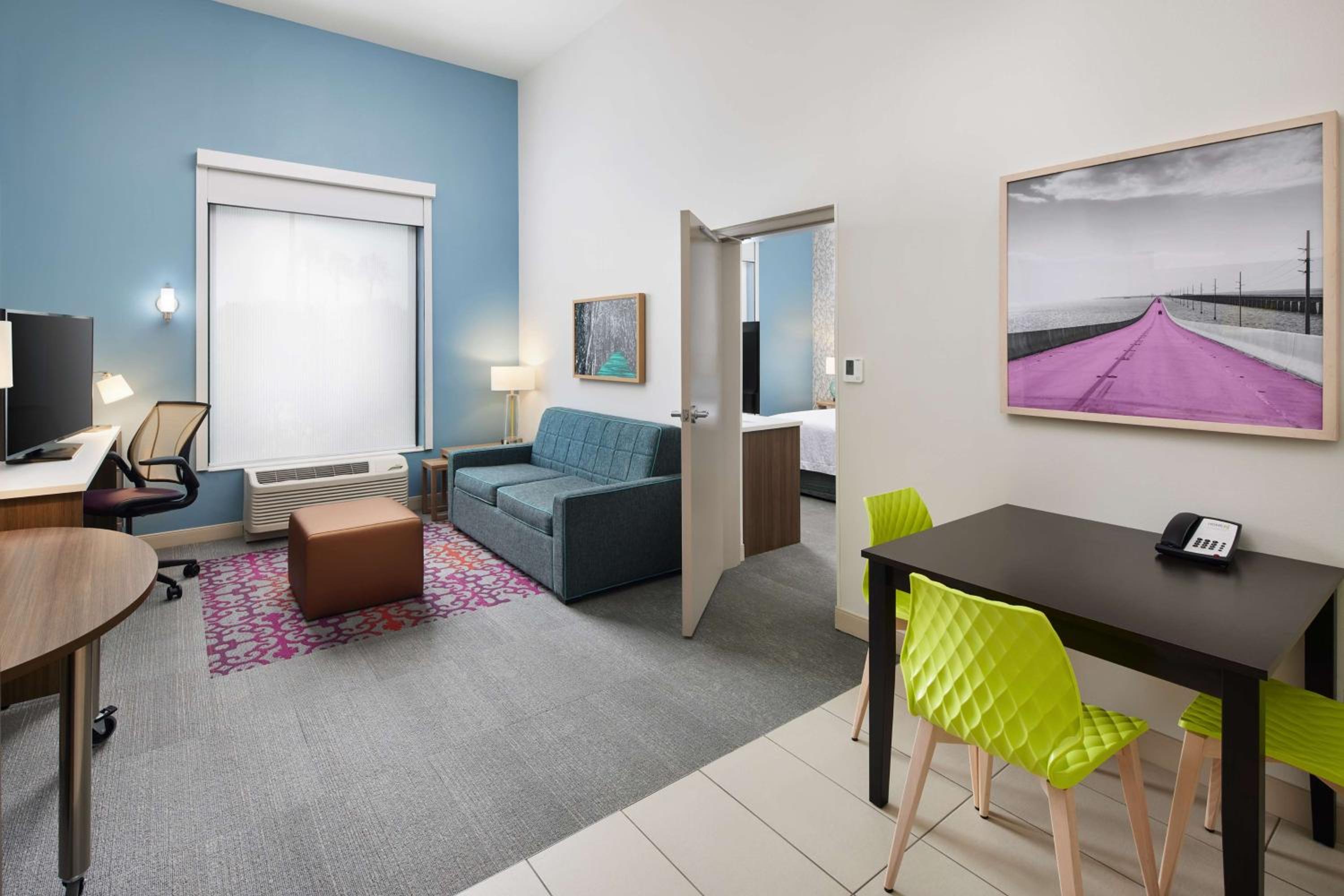 One-Bedroom King Suite - Non-Smoking - Photo 2