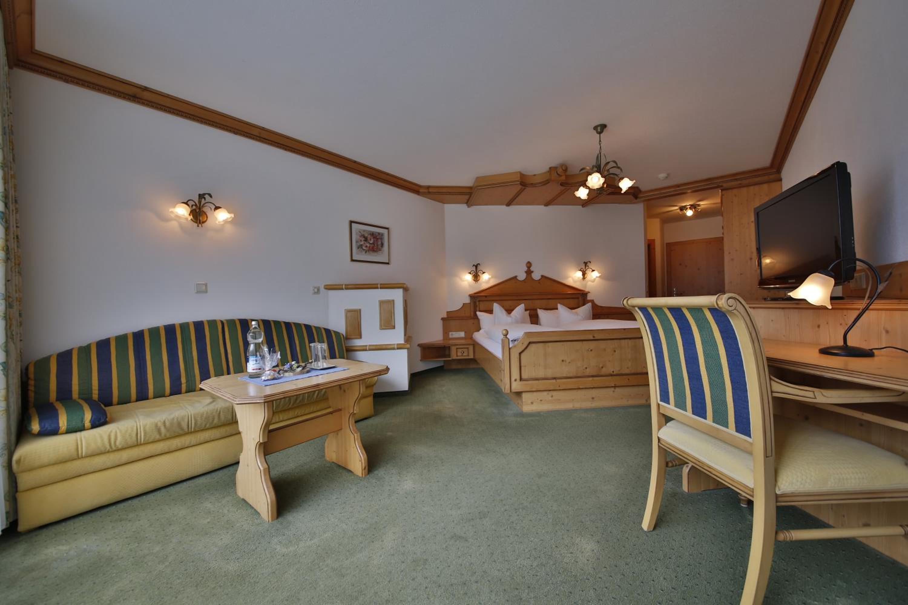Large Double Room photo 2