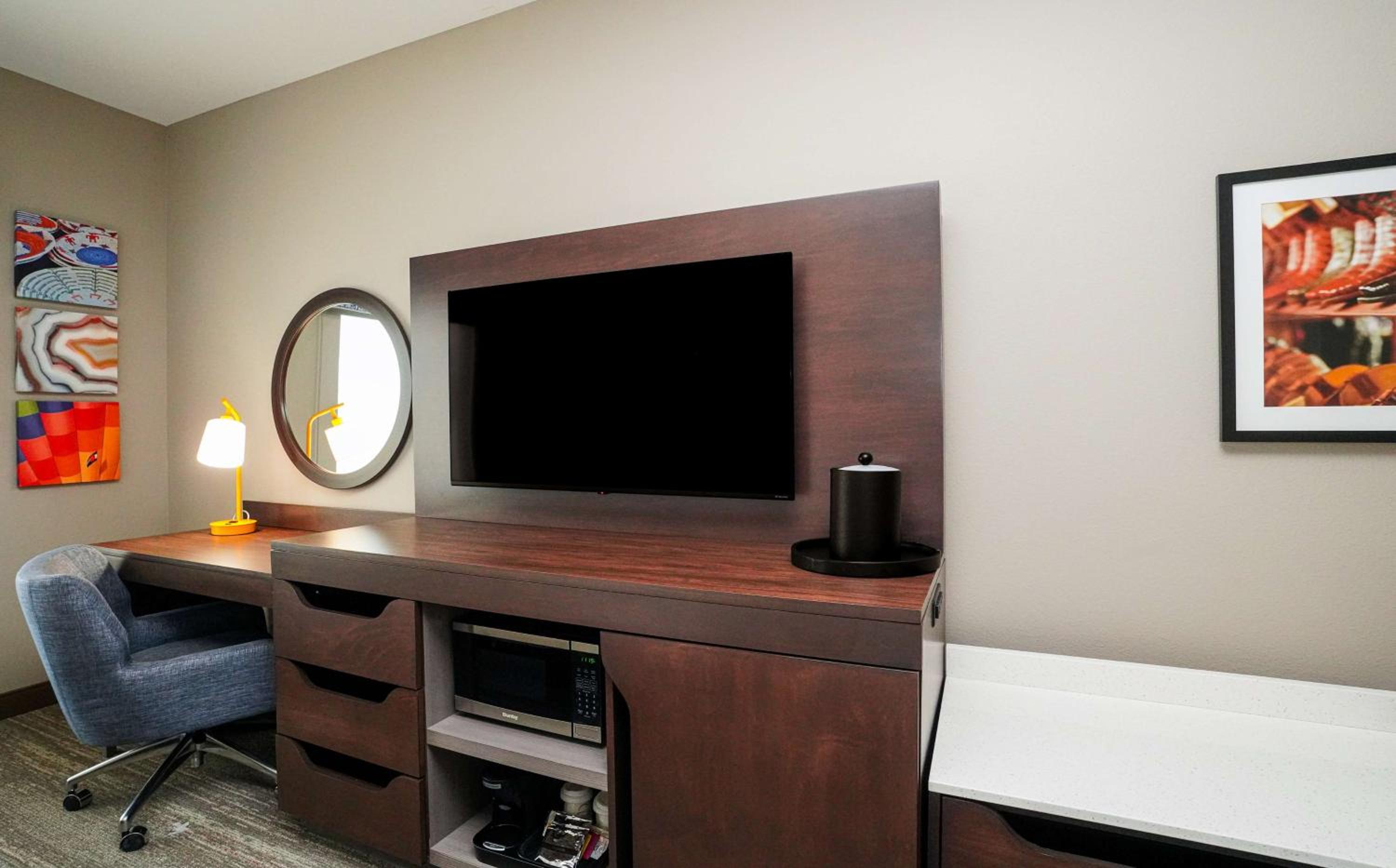 King Room with Sofa Bed - Non-Smoking - Photo 1