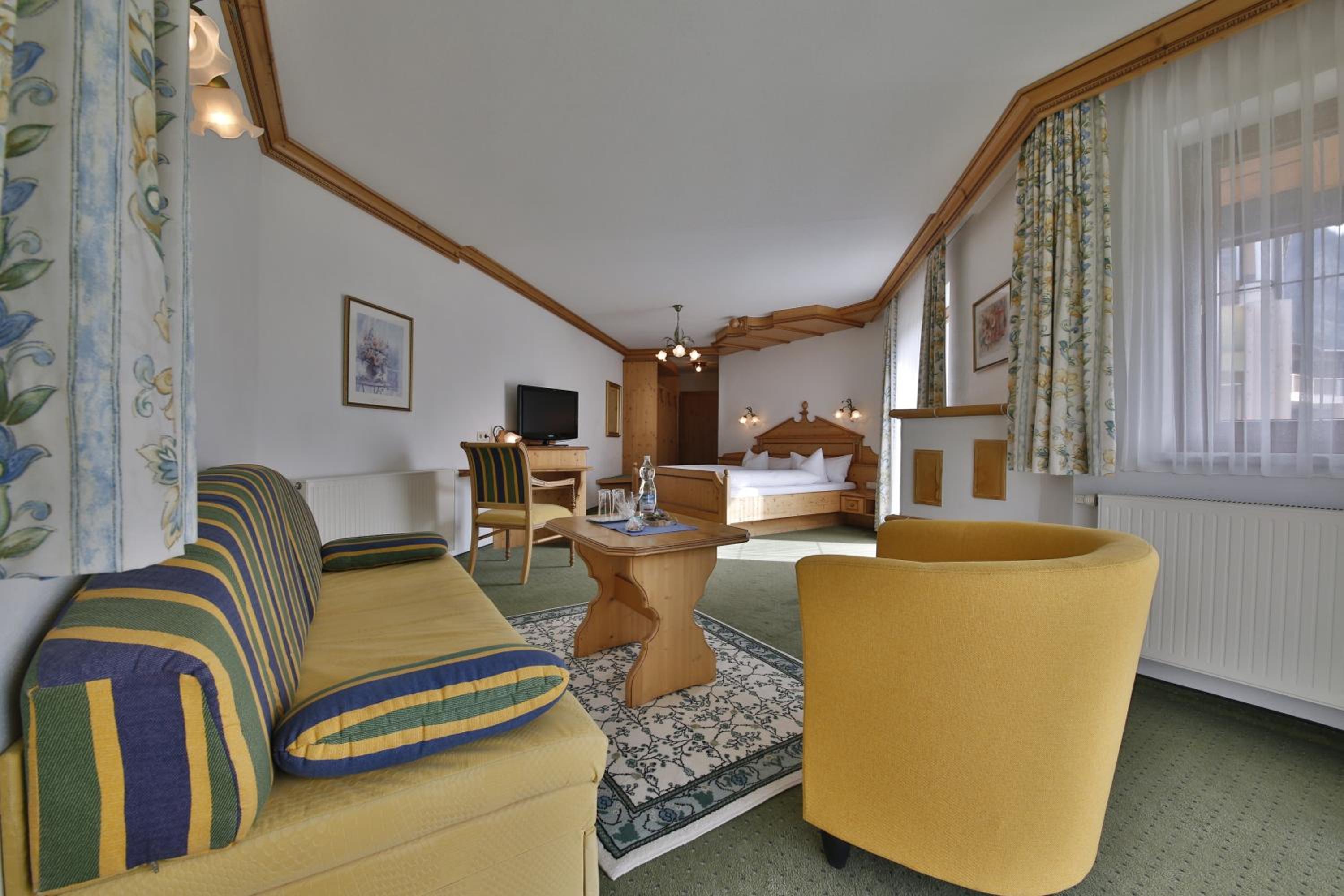 Large Double Room photo 3