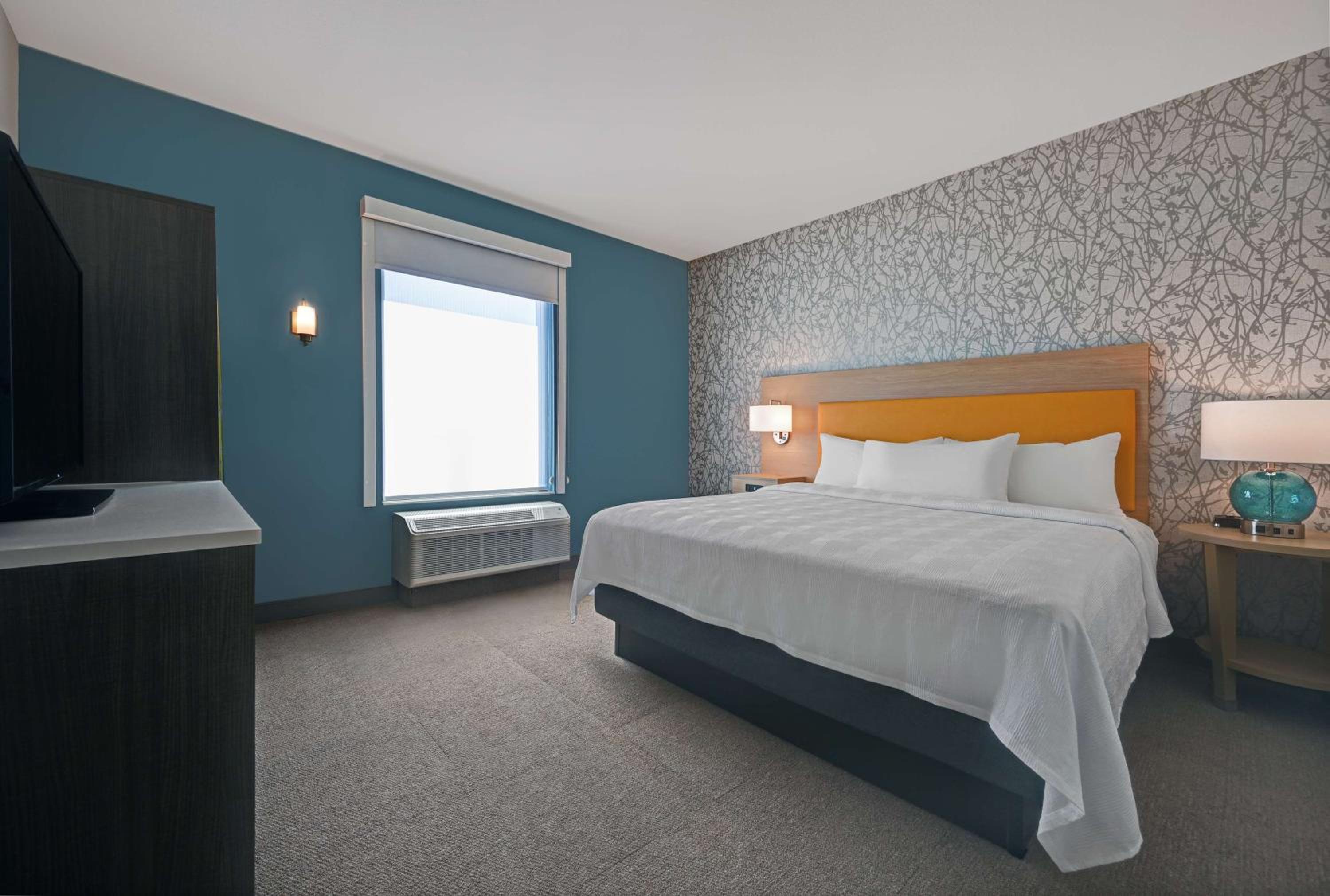 One-Bedroom King Suite - Non-Smoking - Photo 1