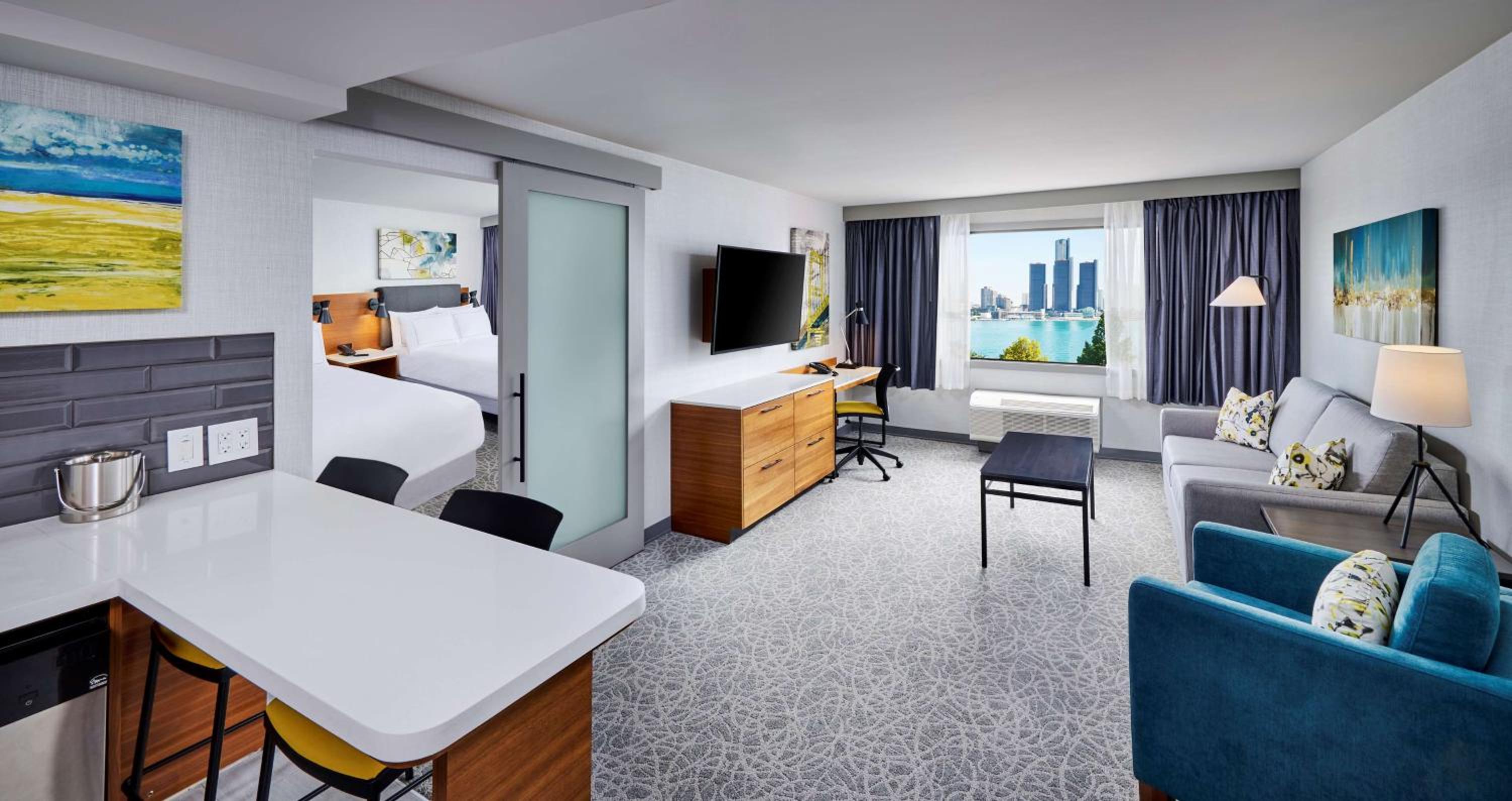 Queen Suite With Two Queen Beds - Water View