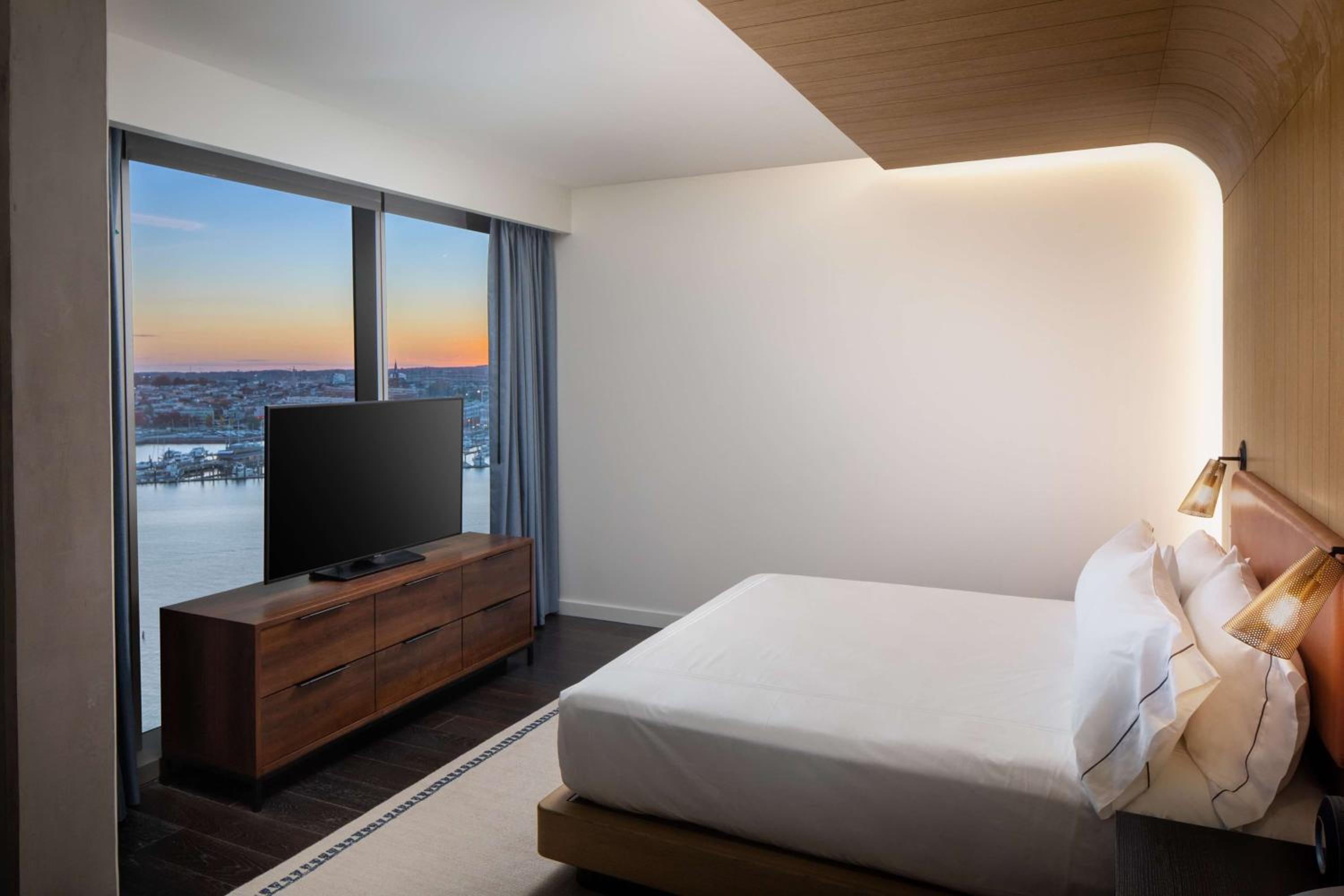 One-Bedroom King Suite with River View