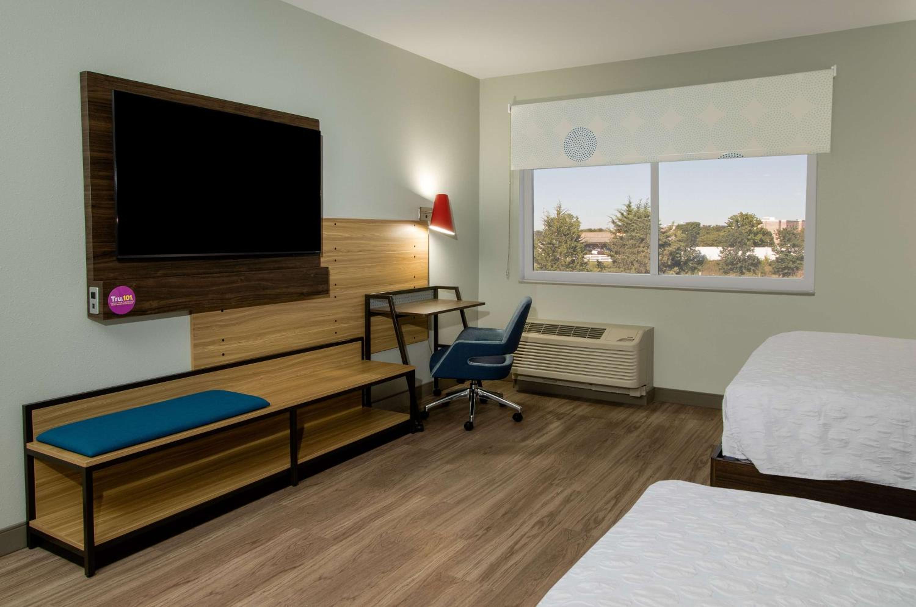 Queen Room with Two Queen Beds - Mobility and Hearing Access - Photo 3