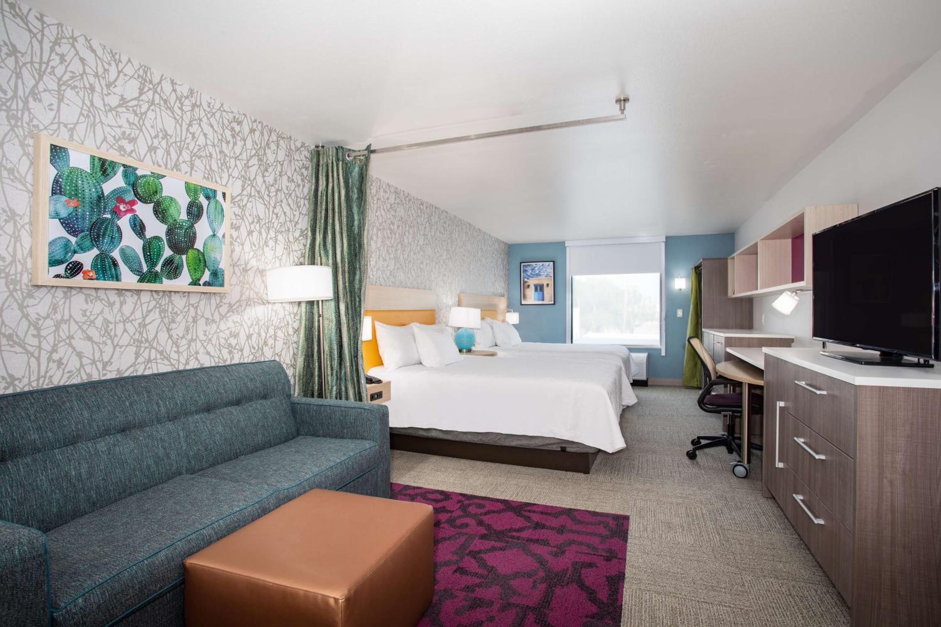 Queen Studio with Two Queen Beds - Non-Smoking - Photo 2
