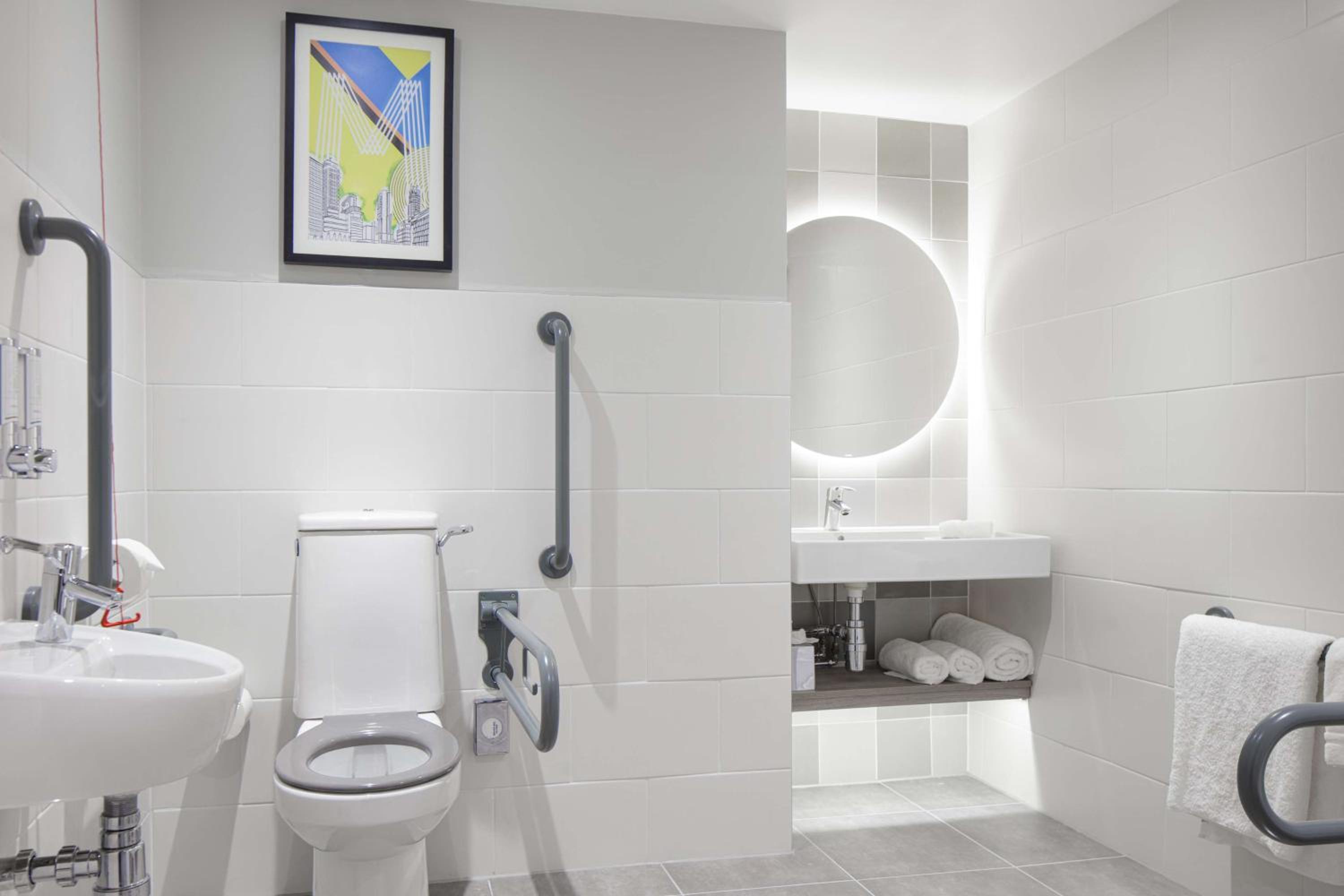Queen Room - Accessible - Photo 6