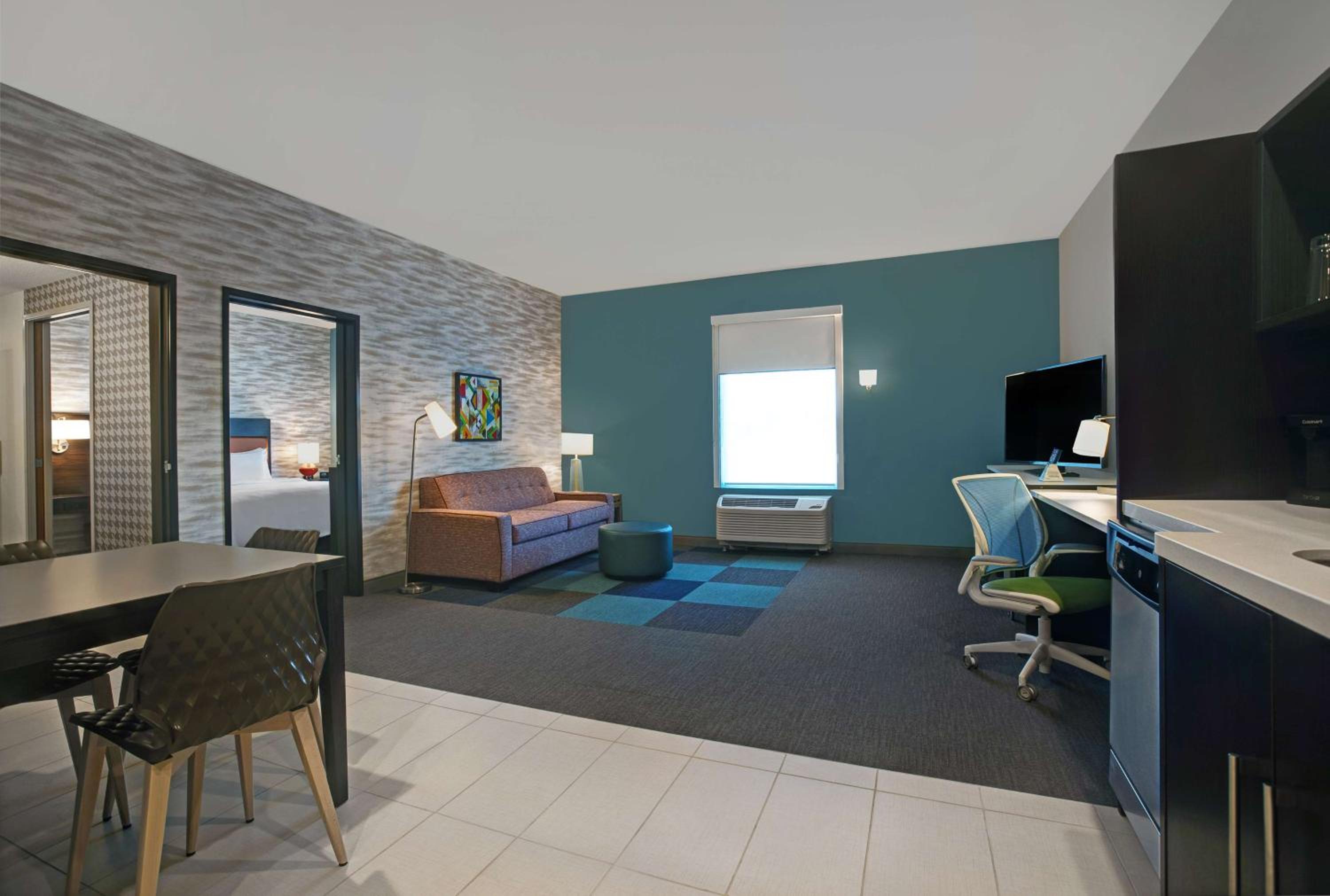 One-Bedroom King Suite - Non-Smoking photo 1