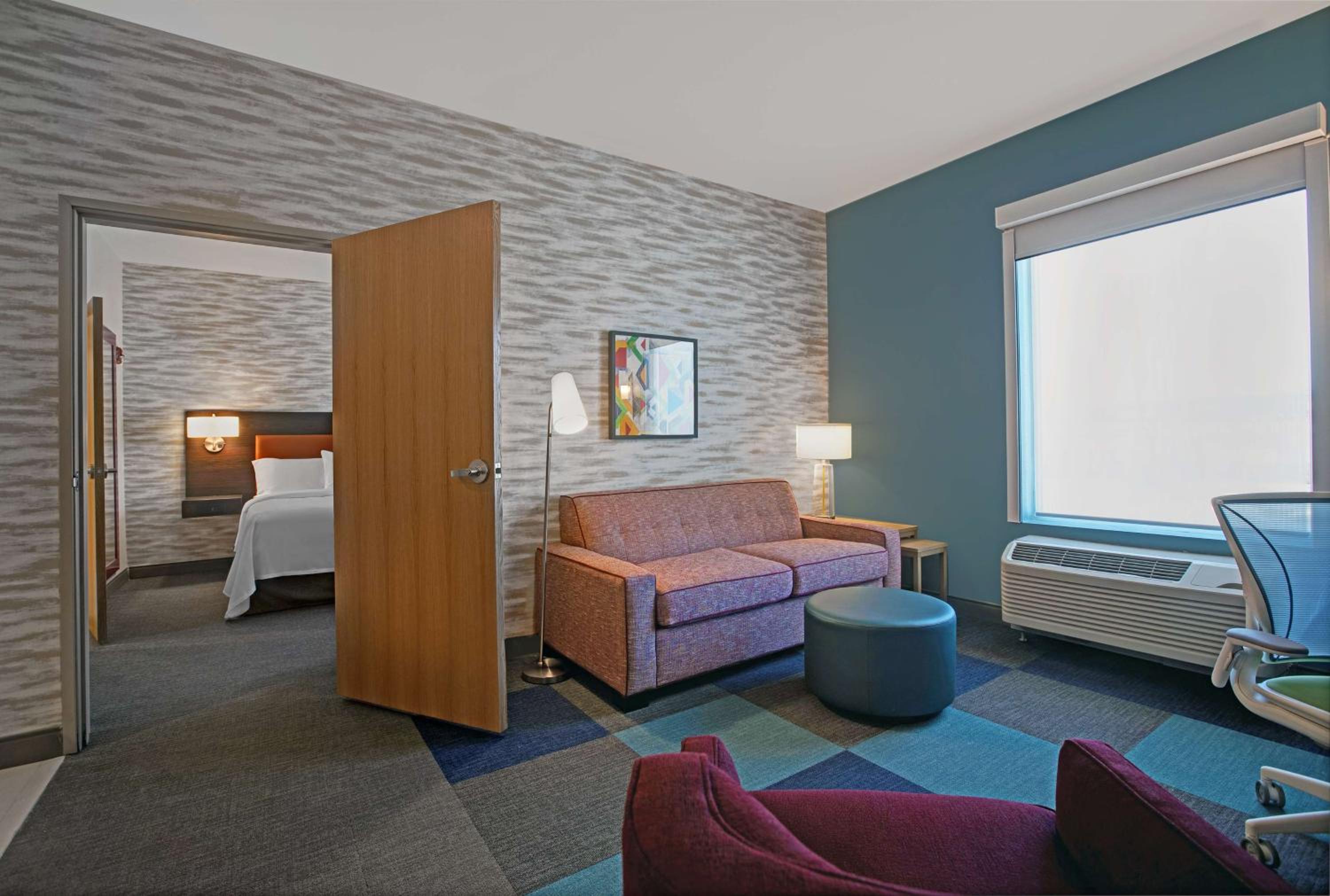 King Suite - Hearing Access/Non-Smoking - Photo 3