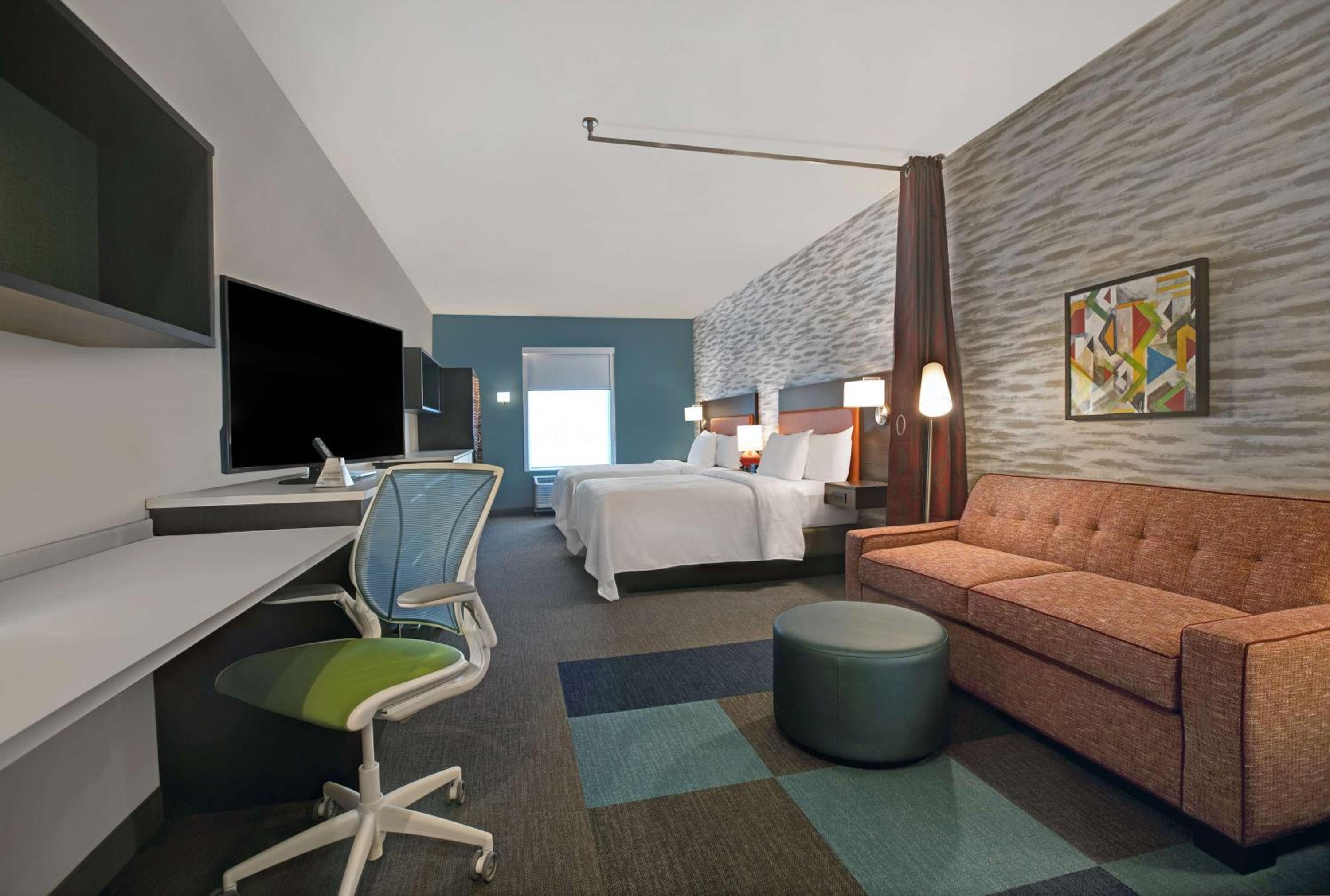 Queen Studio with Two Queen Beds - Non-Smoking - Photo 1