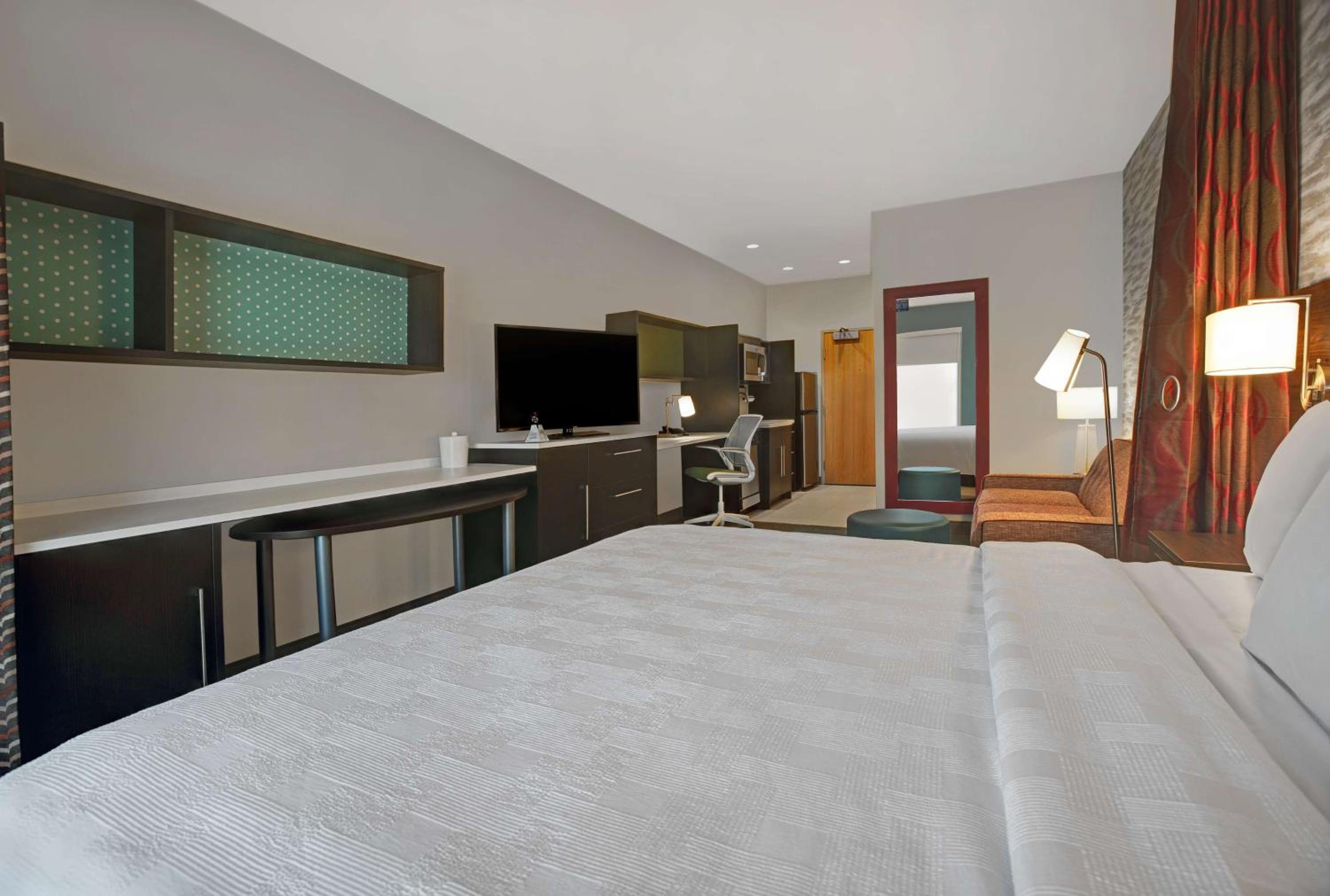 King Studio Suite - Non-Smoking - Photo 2
