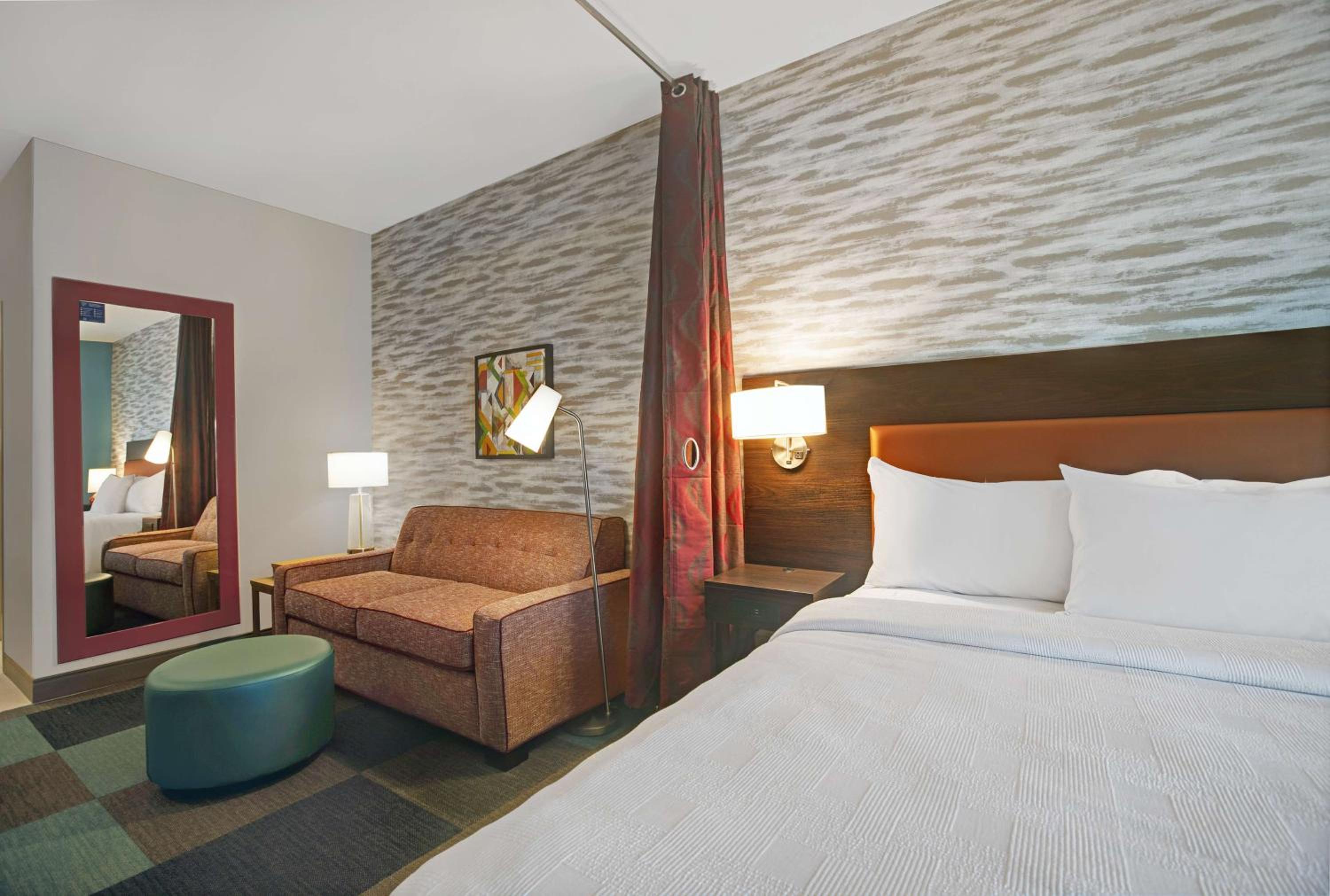 King Studio Suite - Non-Smoking - Photo 3
