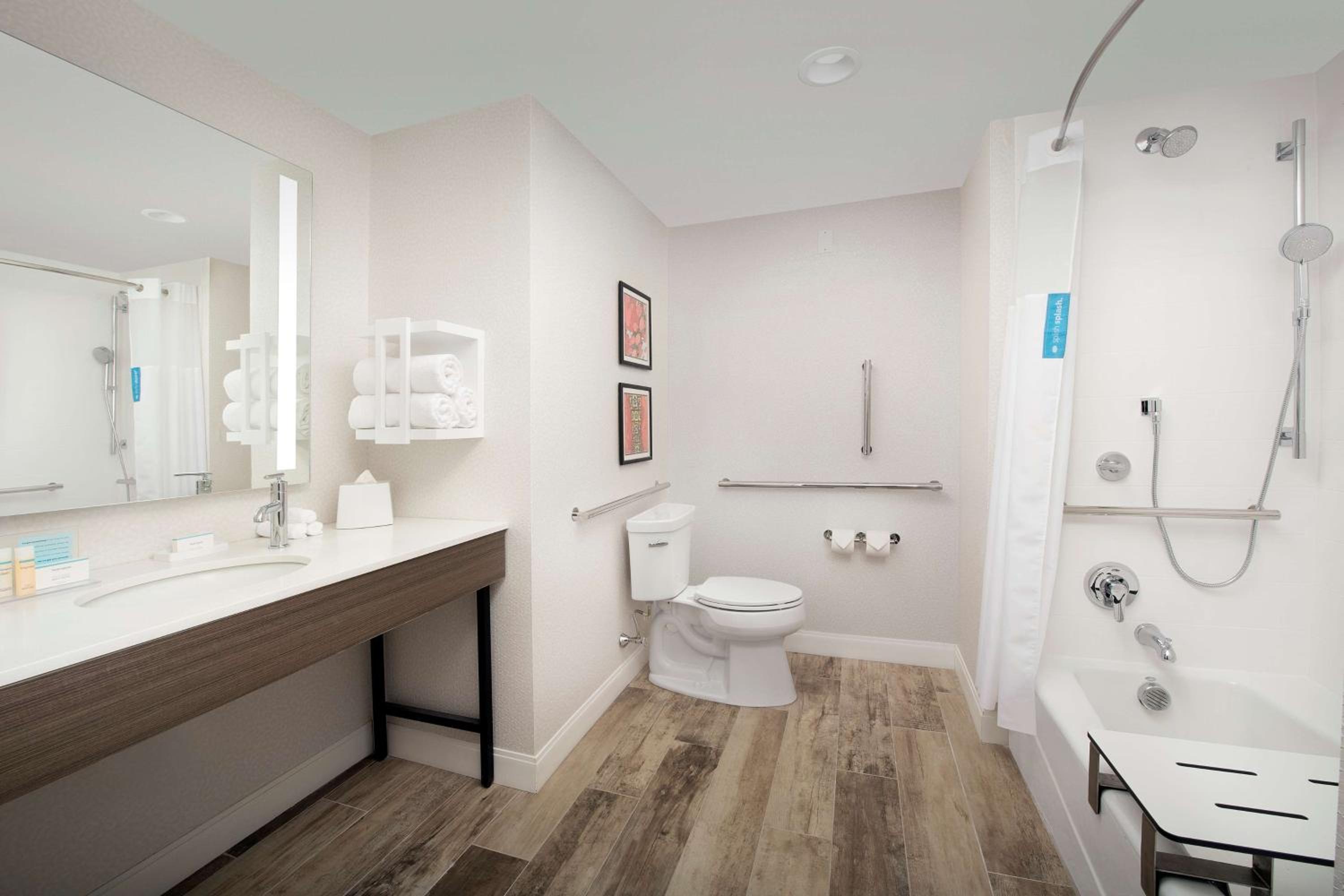 King Room - Mobility Accessible/Non-Smoking - Photo 2