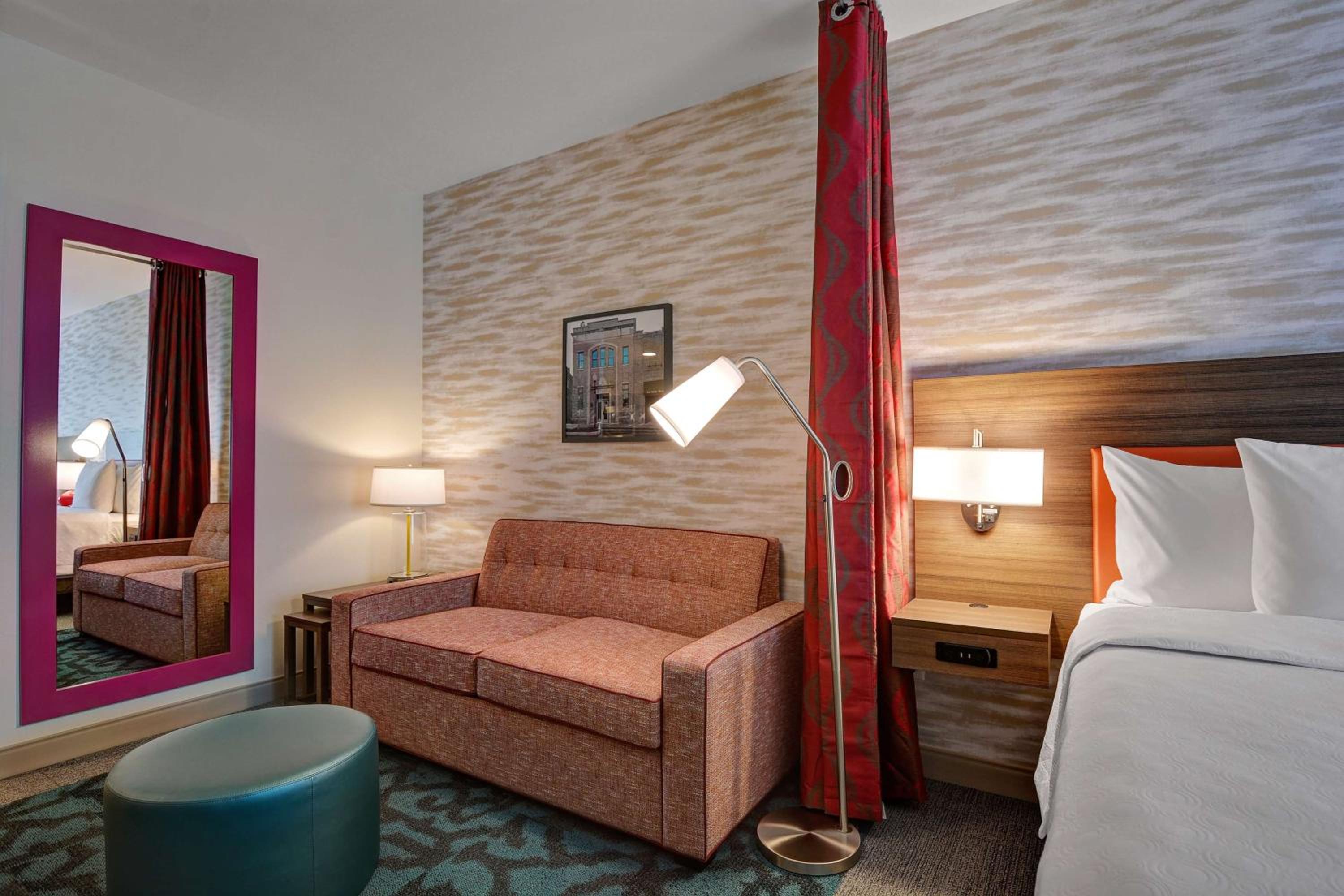 Queen Studio with Two Queen Beds - Non-Smoking - Photo 1
