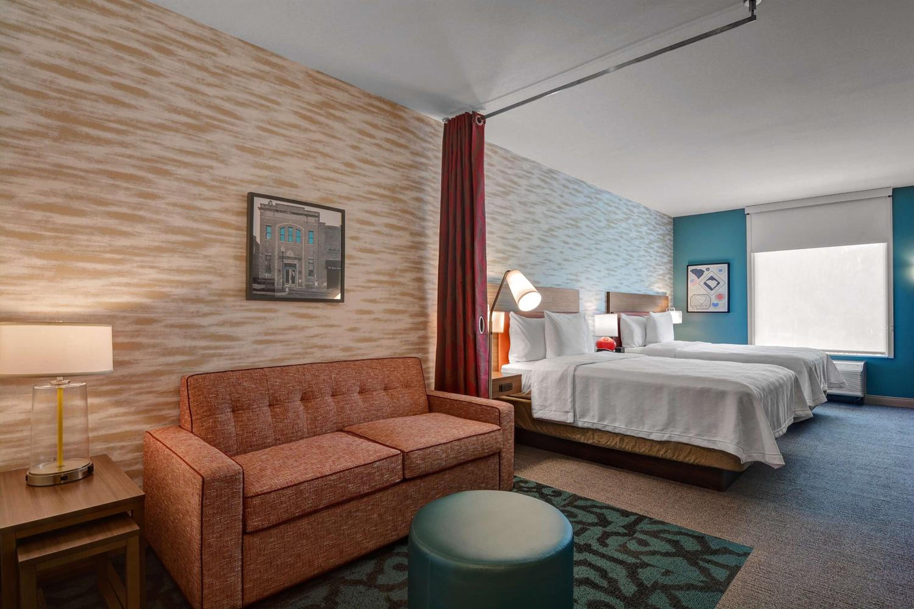 Queen Studio with Two Queen Beds - Non-Smoking - Photo 3