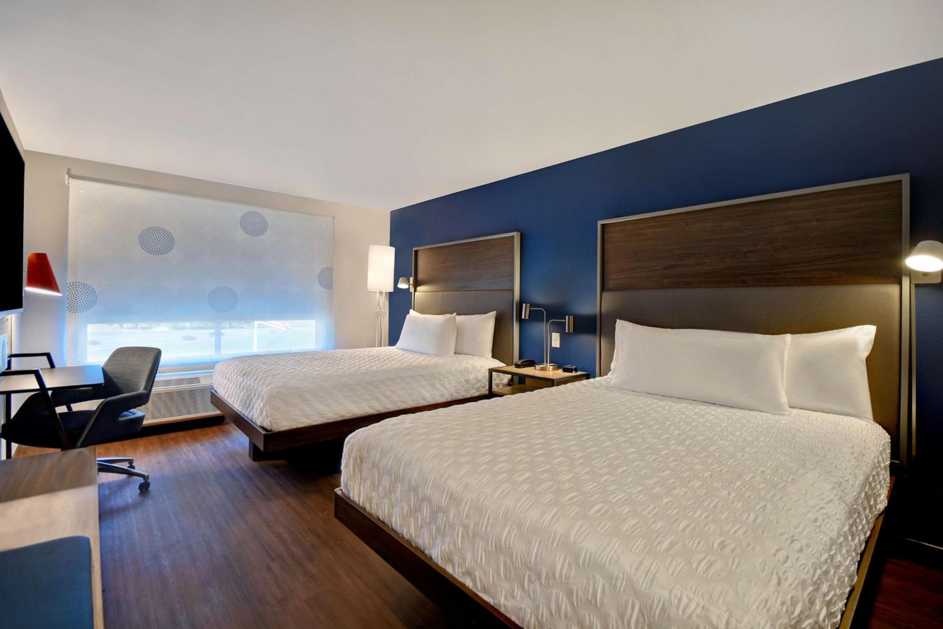 Queen Room with Two Queen Beds - Hearing Access - Photo 4