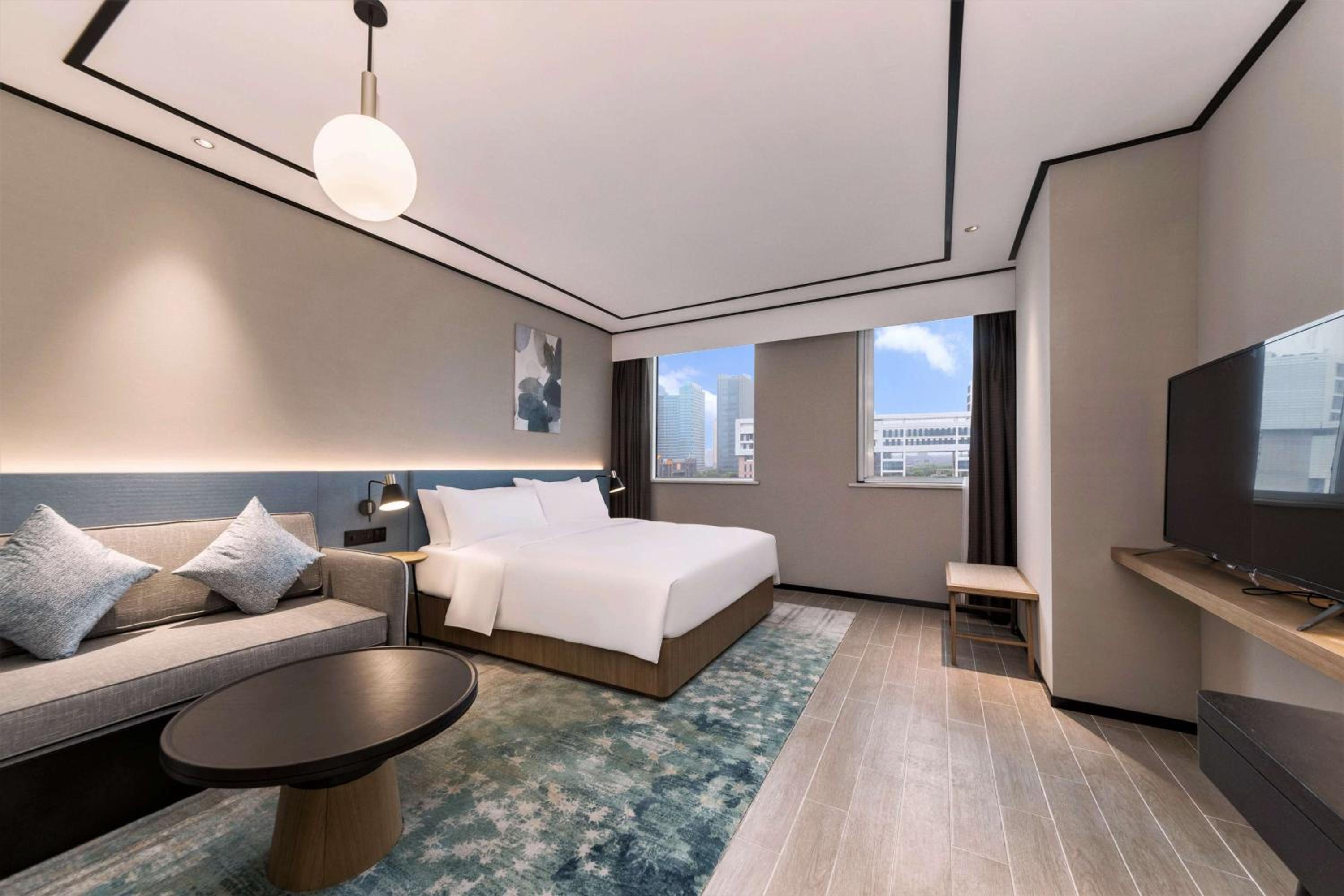 Deluxe King Room photo 1