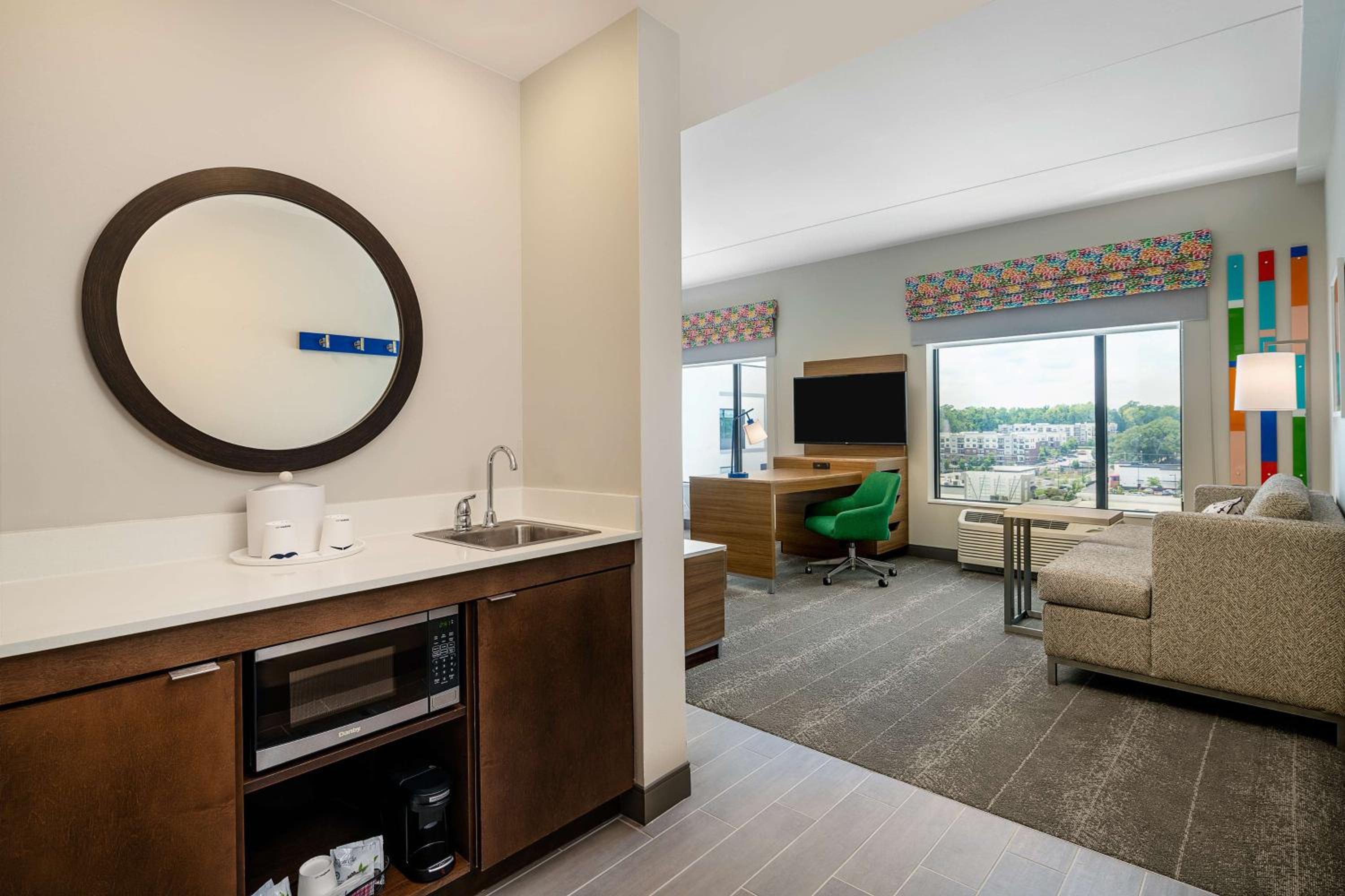 One-Bedroom King Suite - Non-Smoking - Photo 3