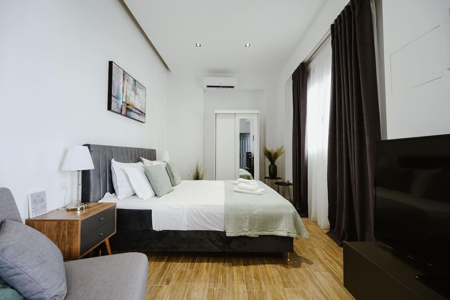 One-Bedroom House photo 1