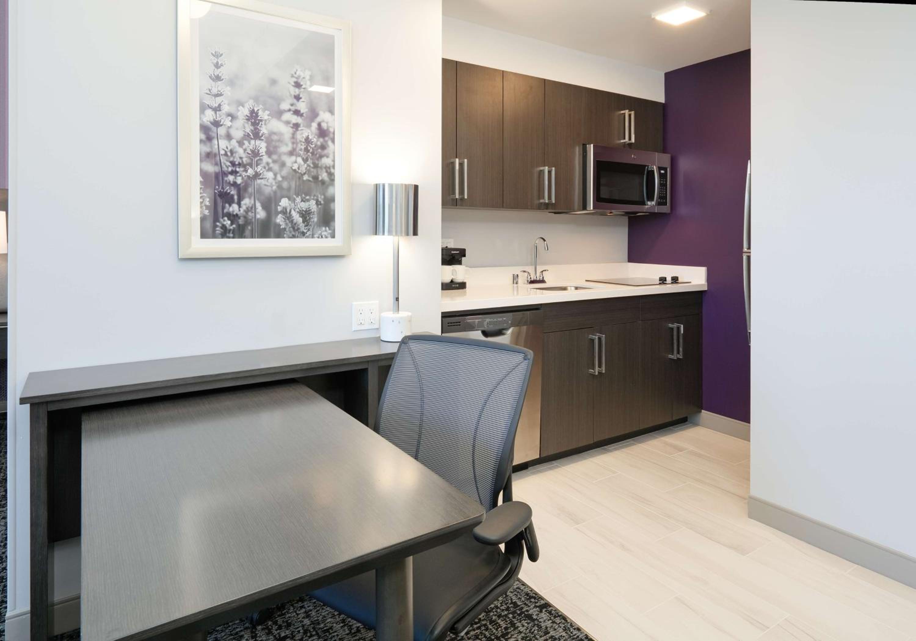 King Studio Suite - Non-Smoking - Photo 3