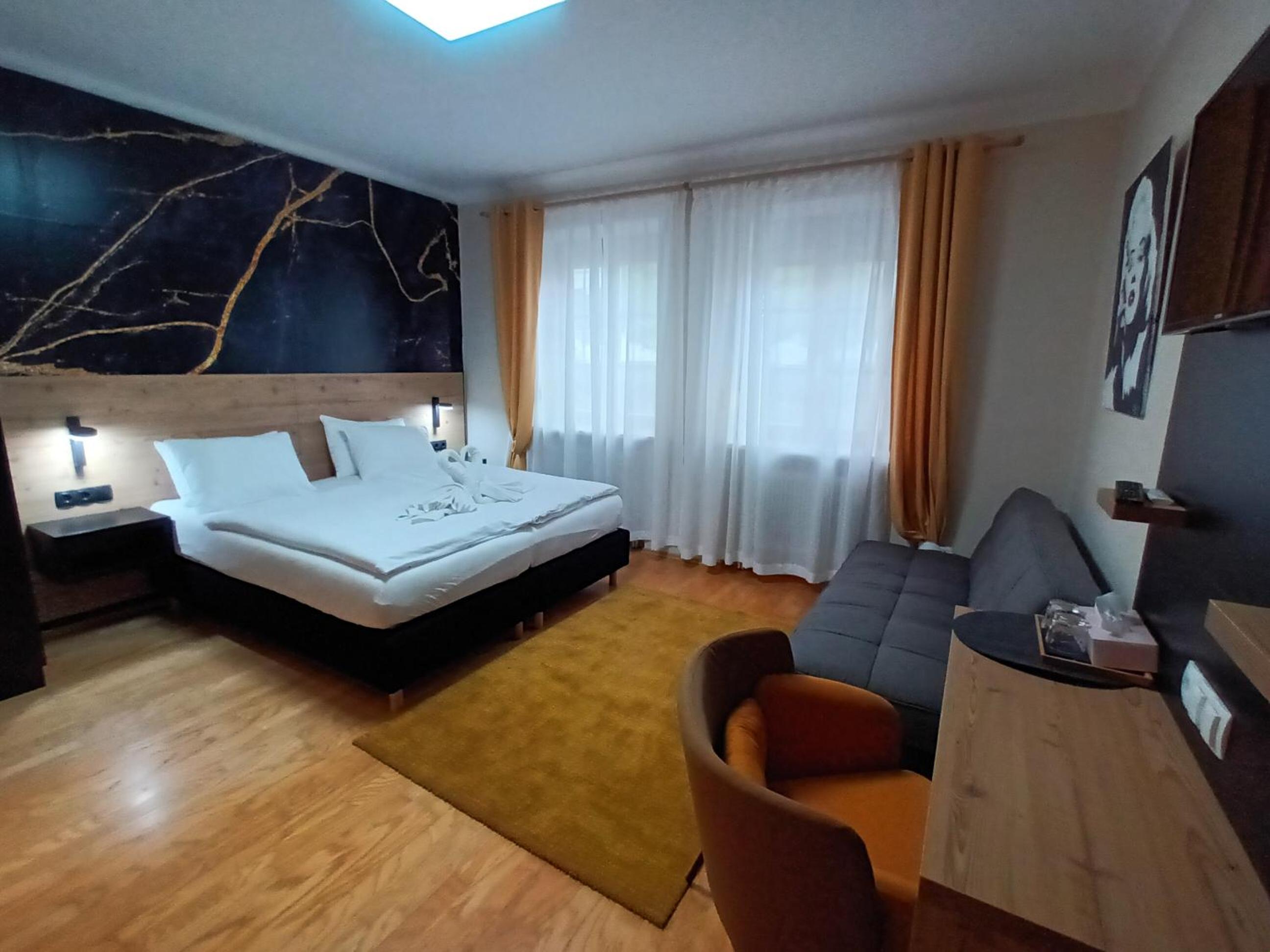 Superior King Room