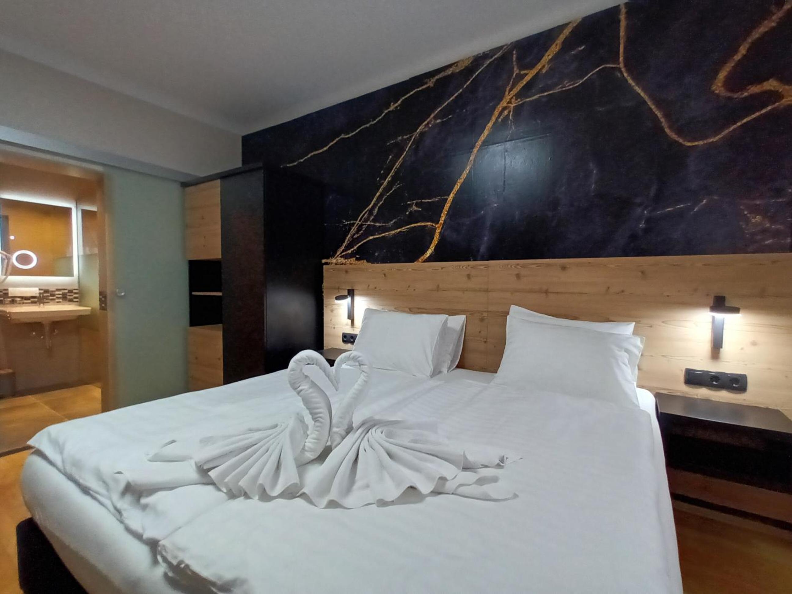 Superior King Room photo 3