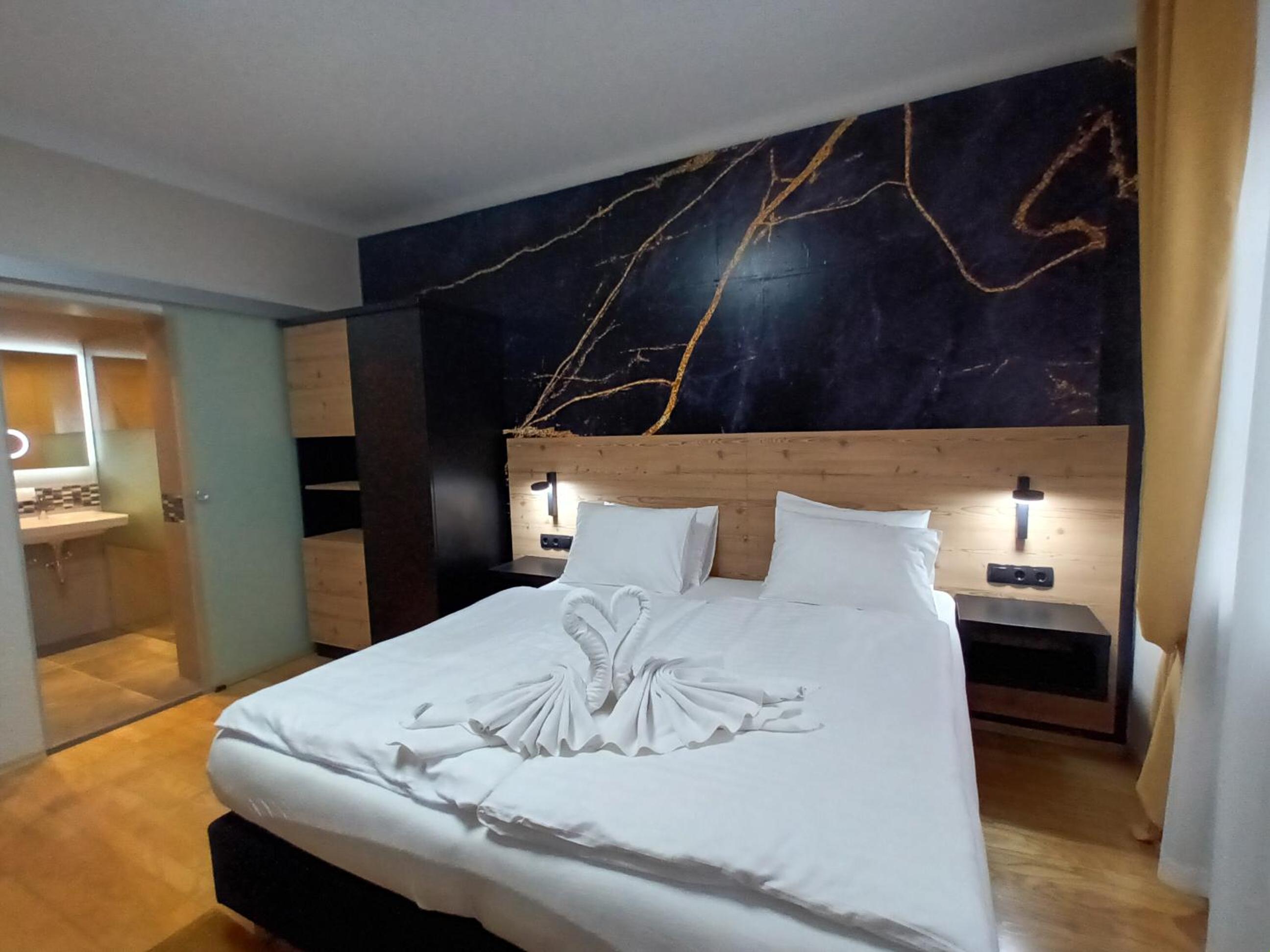 Superior King Room photo 2