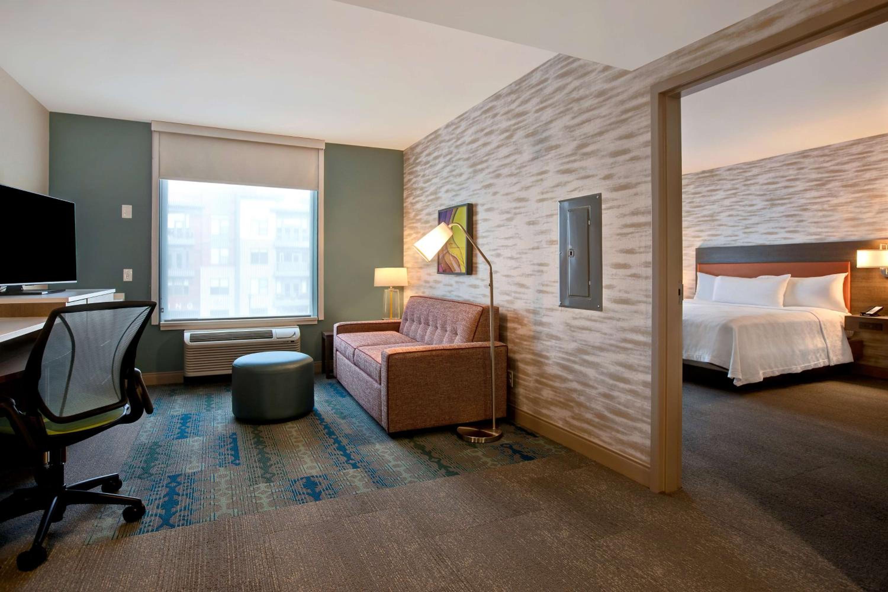 One-Bedroom King Suite - Non-Smoking - Photo 1