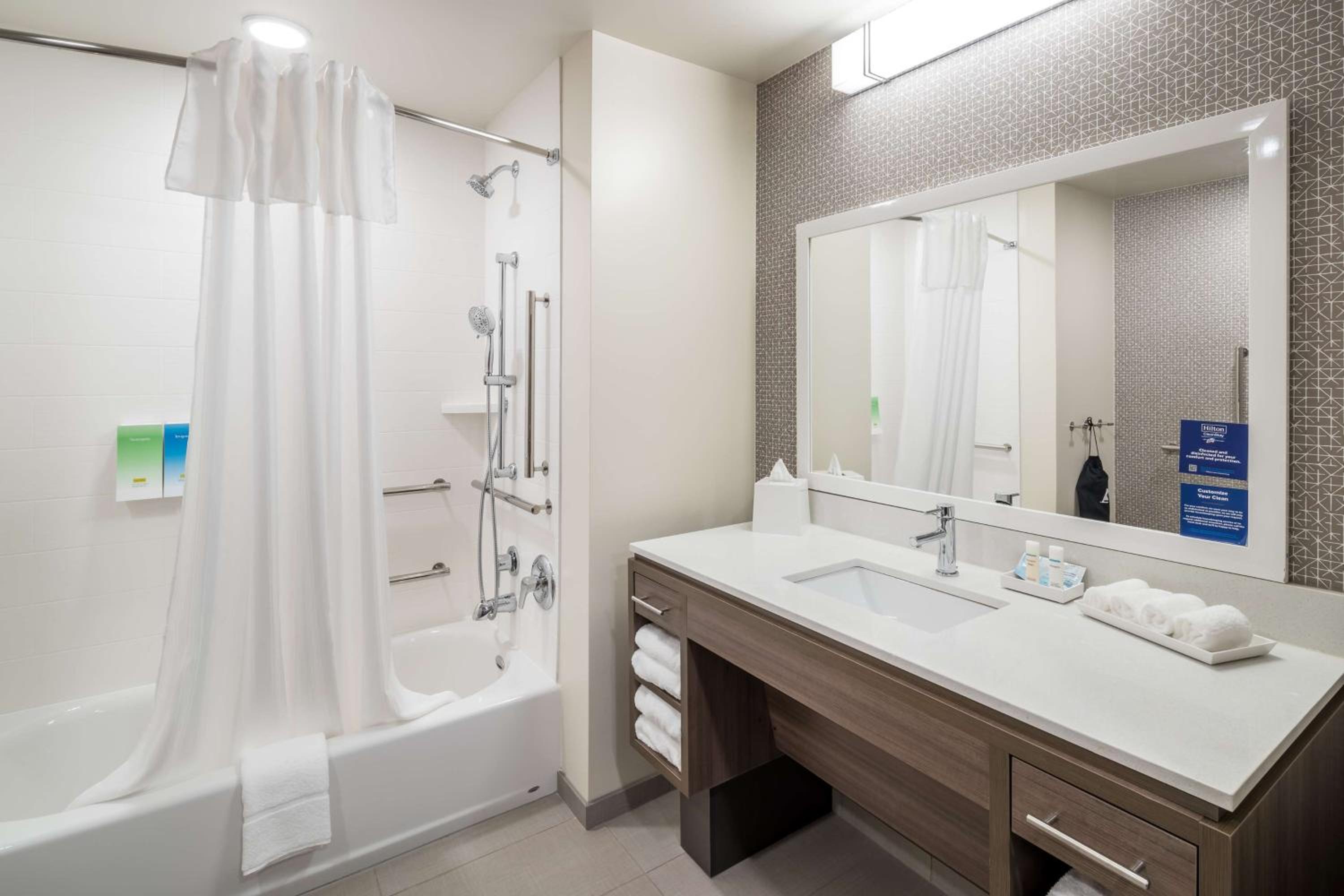 King Studio Suite - Mobility Access/Non-Smoking - Photo 2